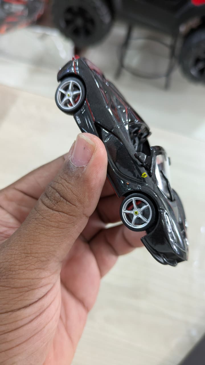 BBURAGO - 1/43 SCALE MODEL - SIGNATURE SERIES - FERRARI LAFERRARI APERTA - BLACK