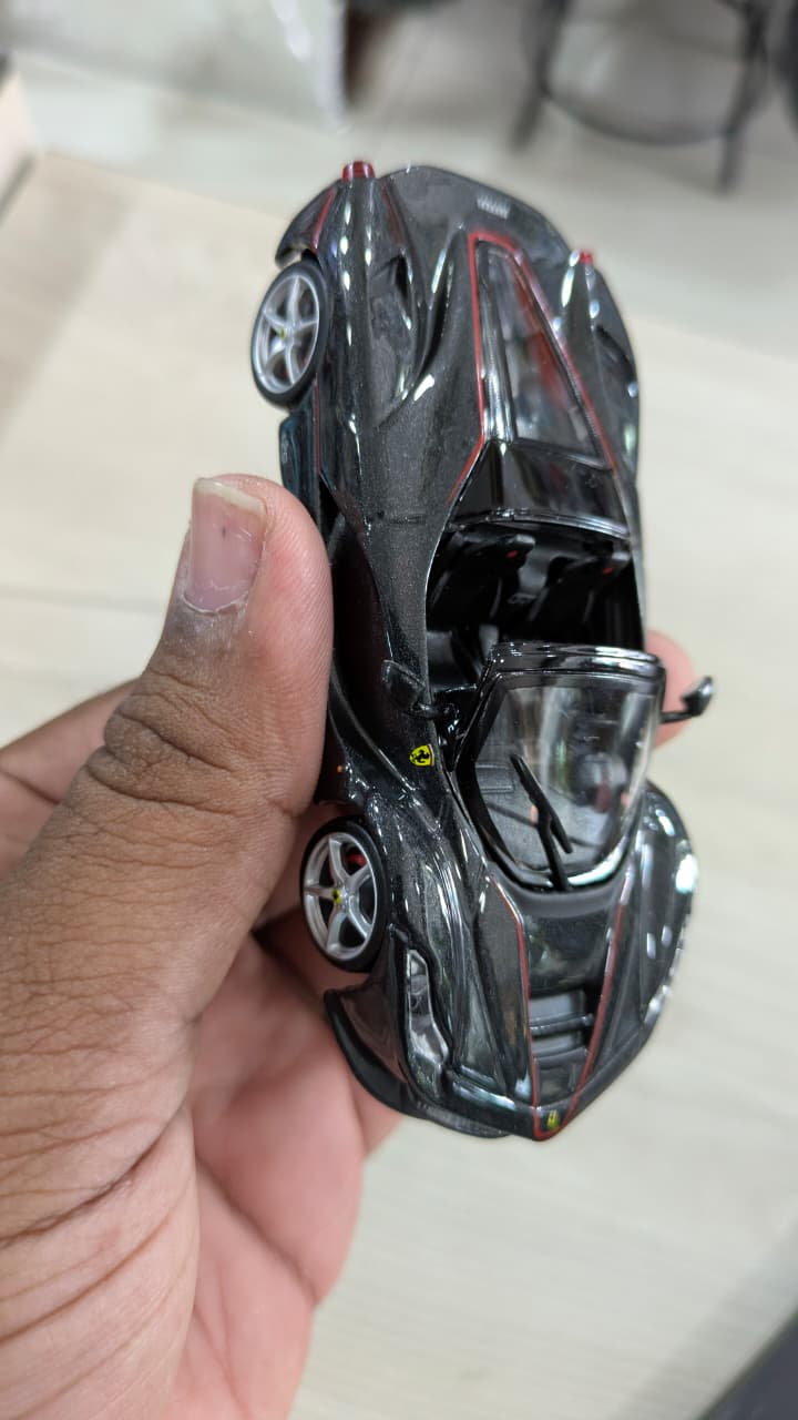BBURAGO - 1/43 SCALE MODEL - SIGNATURE SERIES - FERRARI LAFERRARI APERTA - BLACK