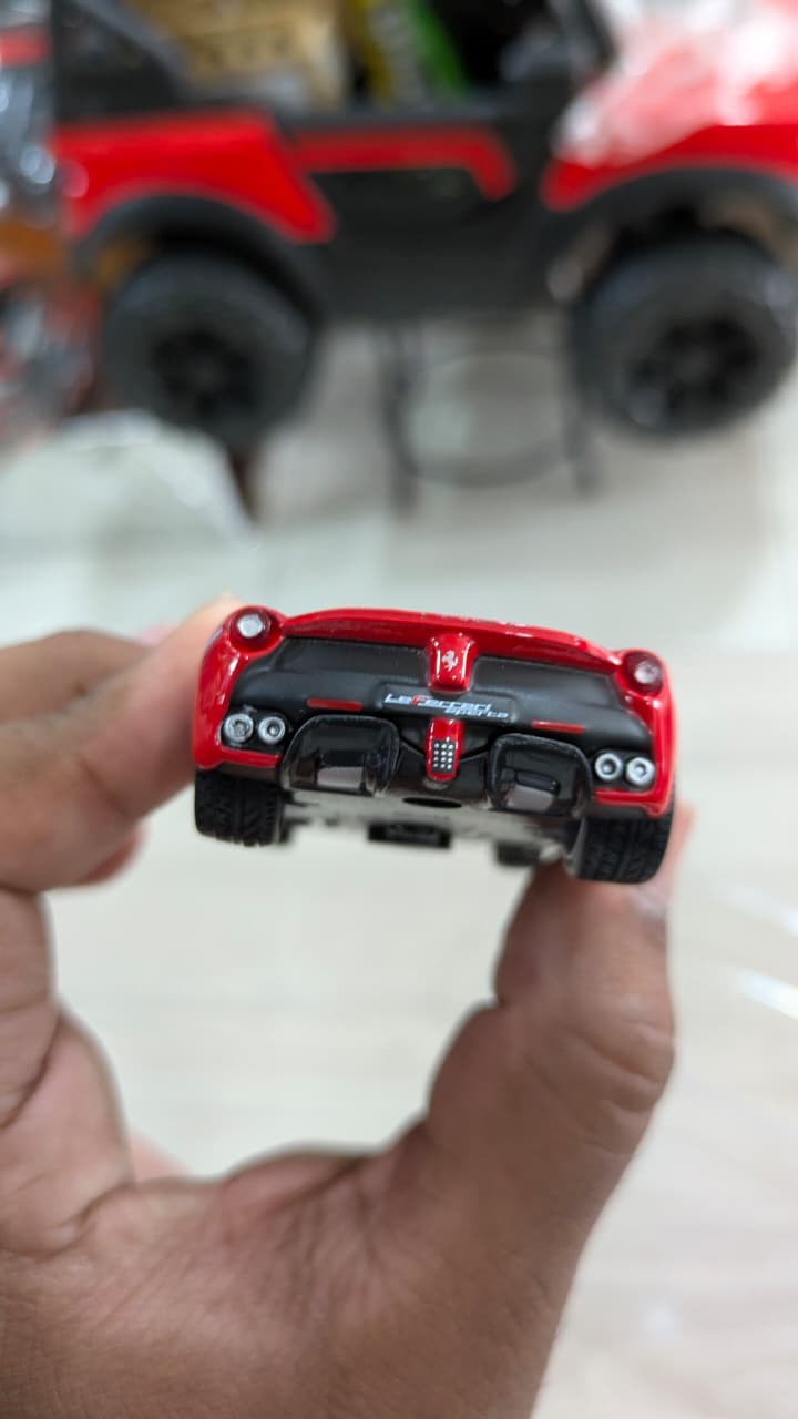 BBURAGO - 1/43 SCALE MODEL - SIGNATURE SERIES - FERRARI LAFERRARI APERTA-RED COLOR