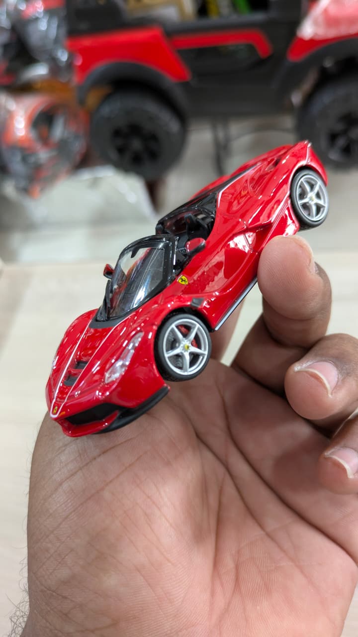 BBURAGO - 1/43 SCALE MODEL - SIGNATURE SERIES - FERRARI LAFERRARI APERTA-RED COLOR