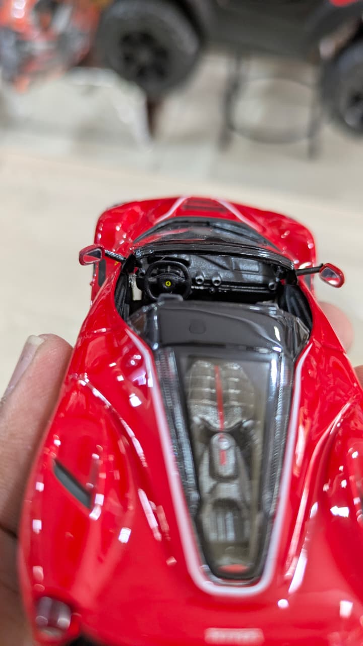 BBURAGO - 1/43 SCALE MODEL - SIGNATURE SERIES - FERRARI LAFERRARI APERTA-RED COLOR