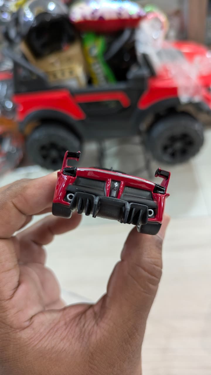 Bburago 1:43 scale RED FERRARI FXX K 1:43 SCALE DIE-CAST CAR