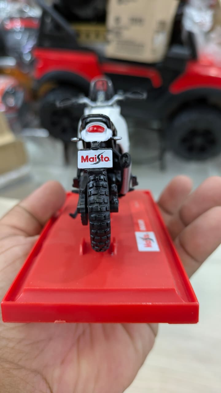 Maisto DUCATI DESERT X 1/18 DIECAST MODEL
