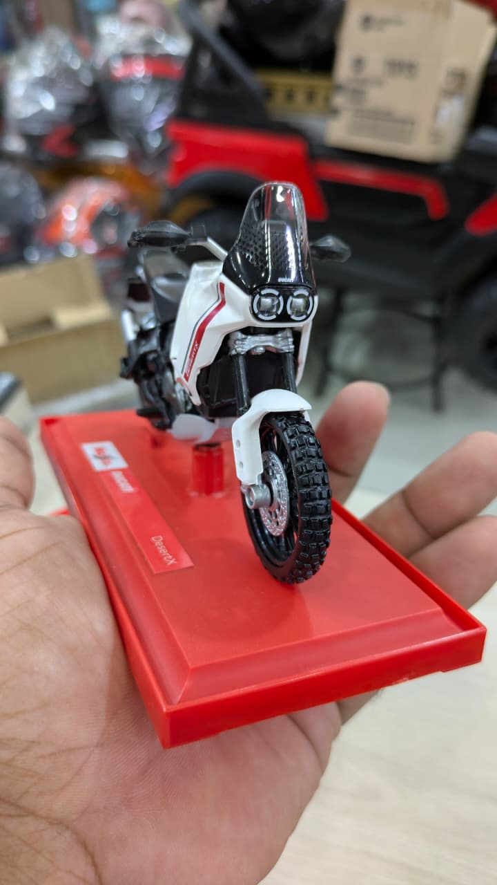 Maisto DUCATI DESERT X 1/18 DIECAST MODEL