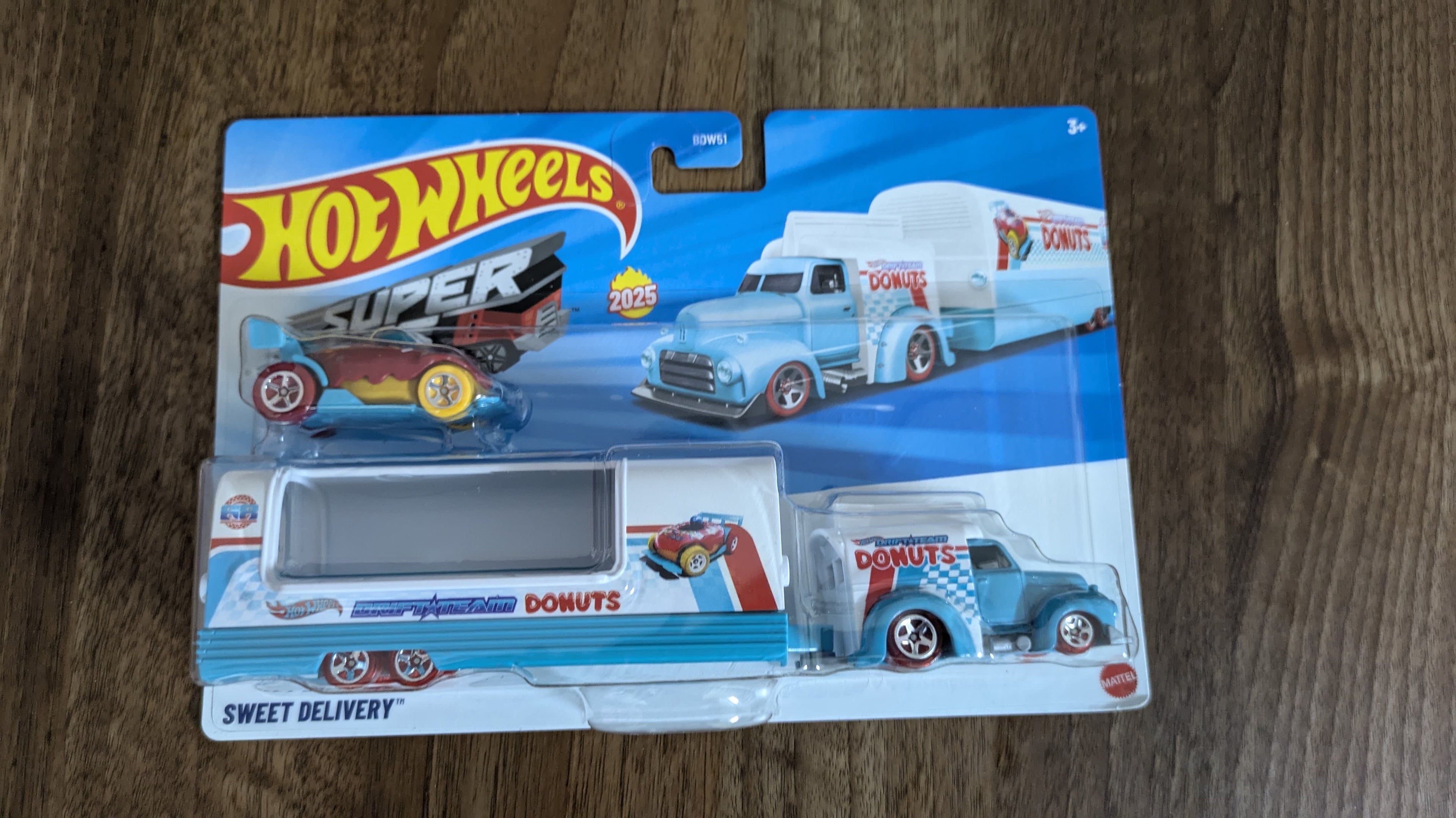 Hot Wheels Super Rigs Sweet Delivery Transporter Vehicle