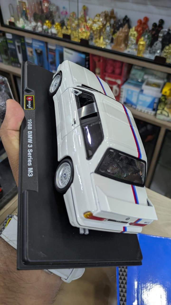 1988 BMW 3 Series M3 White 1:24 Bburago licensed diecast Scale Model car