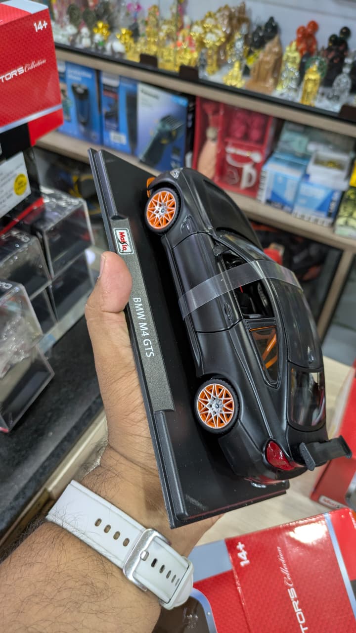 Maisto BMW M4 gts 1:24 scale Diecast licensed car