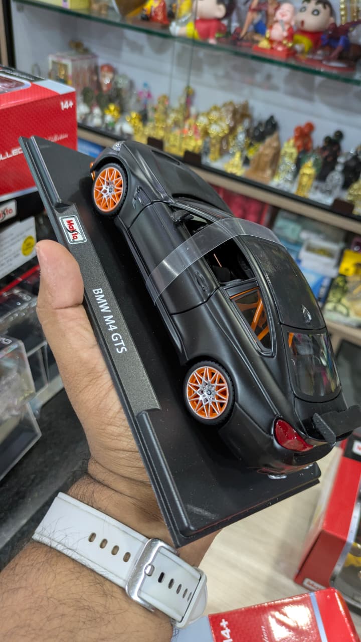 Maisto BMW M4 gts 1:24 scale Diecast licensed car