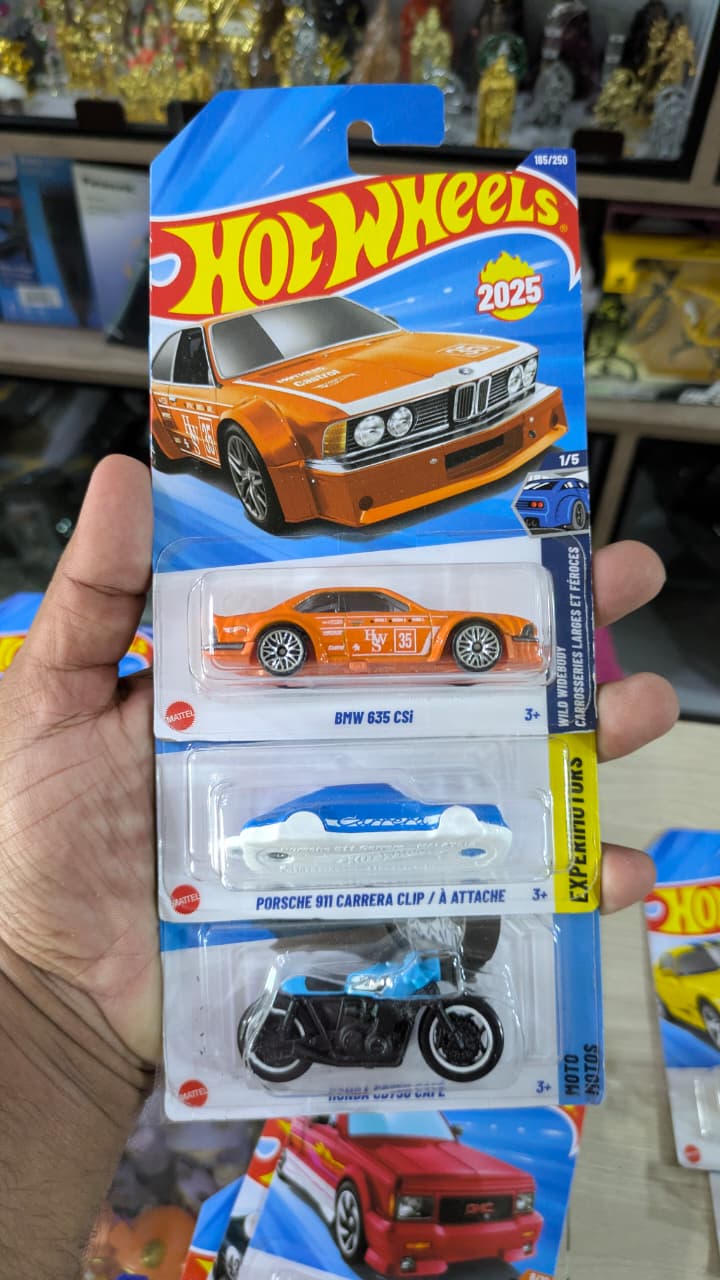 Hotwheels q case 2025 BMW 635 combo