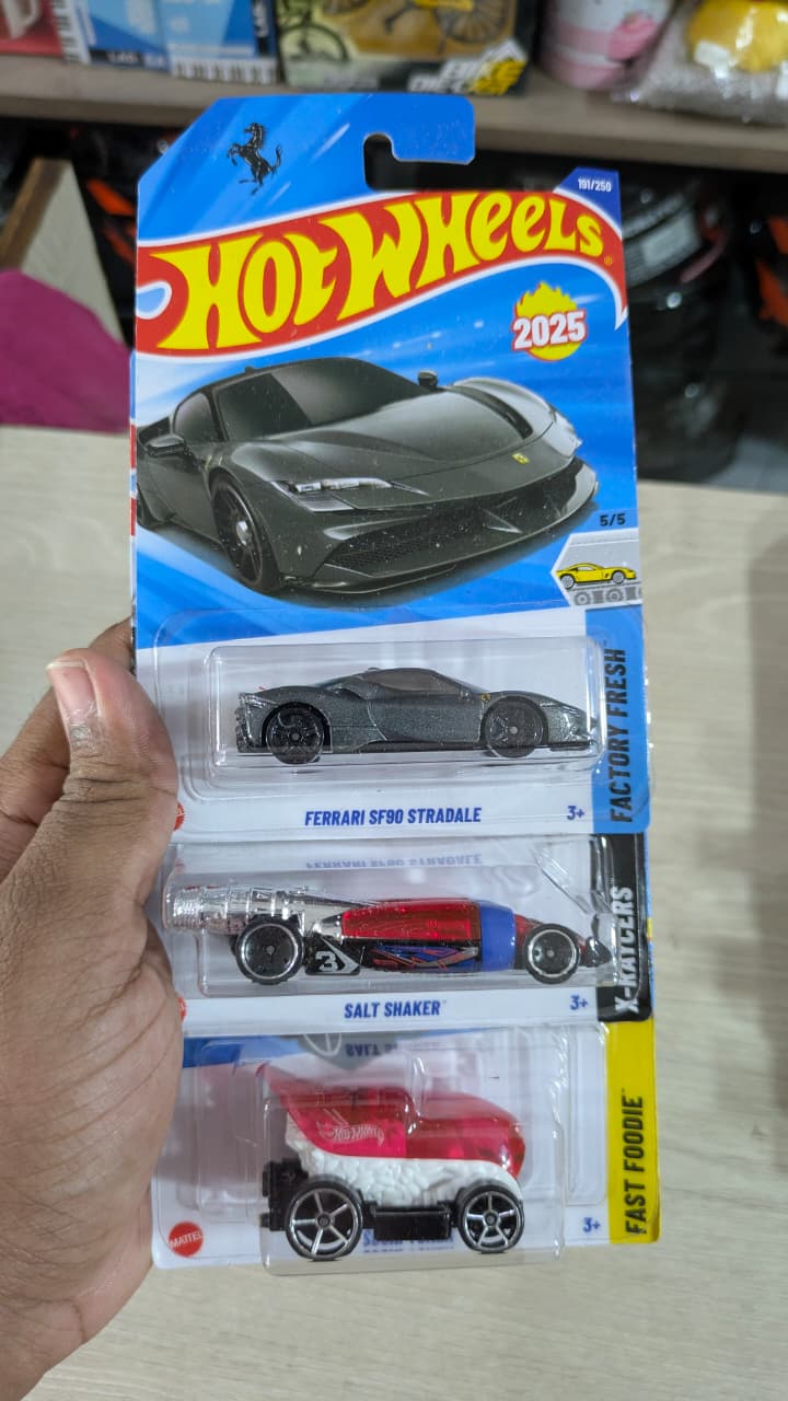 Hotwheels q case 2025 Ferrari sf 90 combo