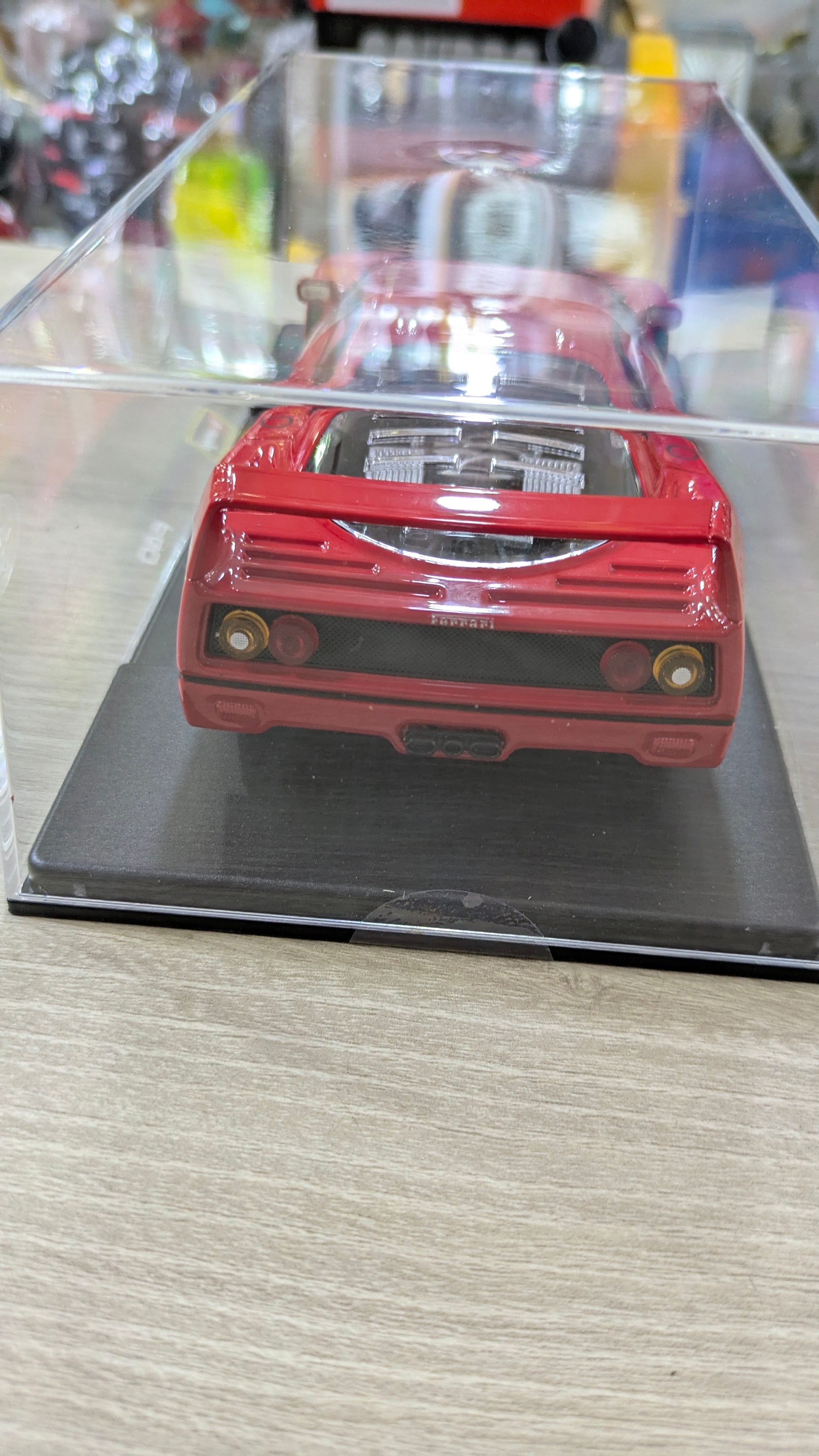 FERRARI F40 1:24 LICENSED DIECAST CAR bburago