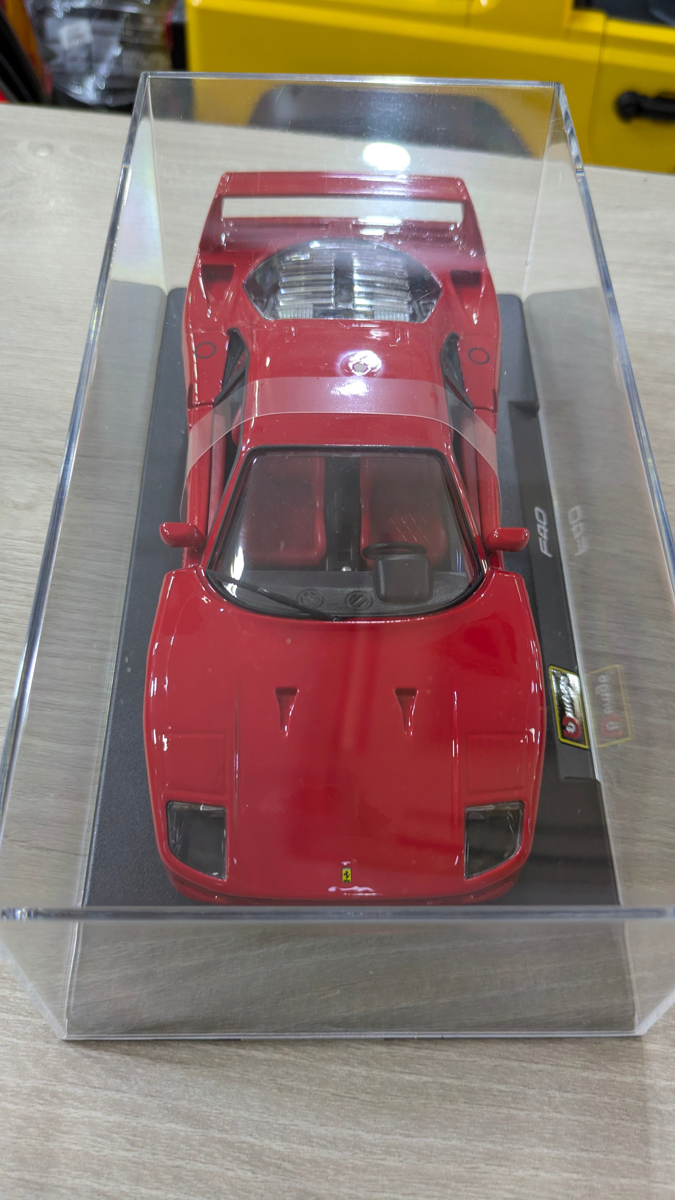 FERRARI F40 1:24 LICENSED DIECAST CAR bburago