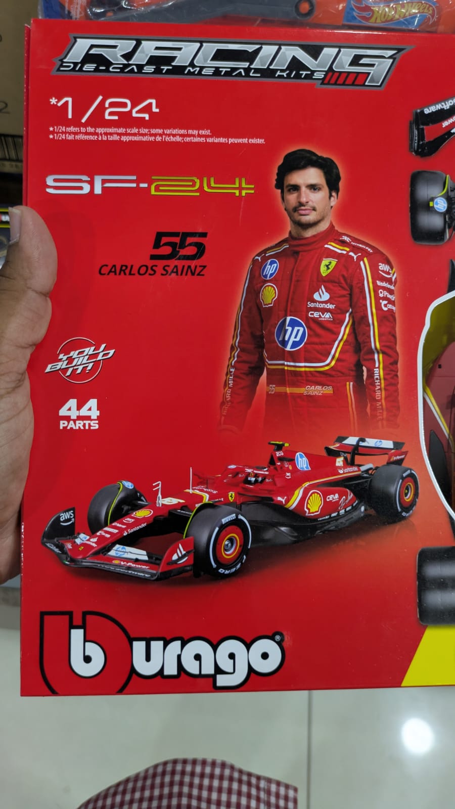 1:24 bburago F1 Ferrari SF24 CARLOS SAINZ Model kits (44 parts )