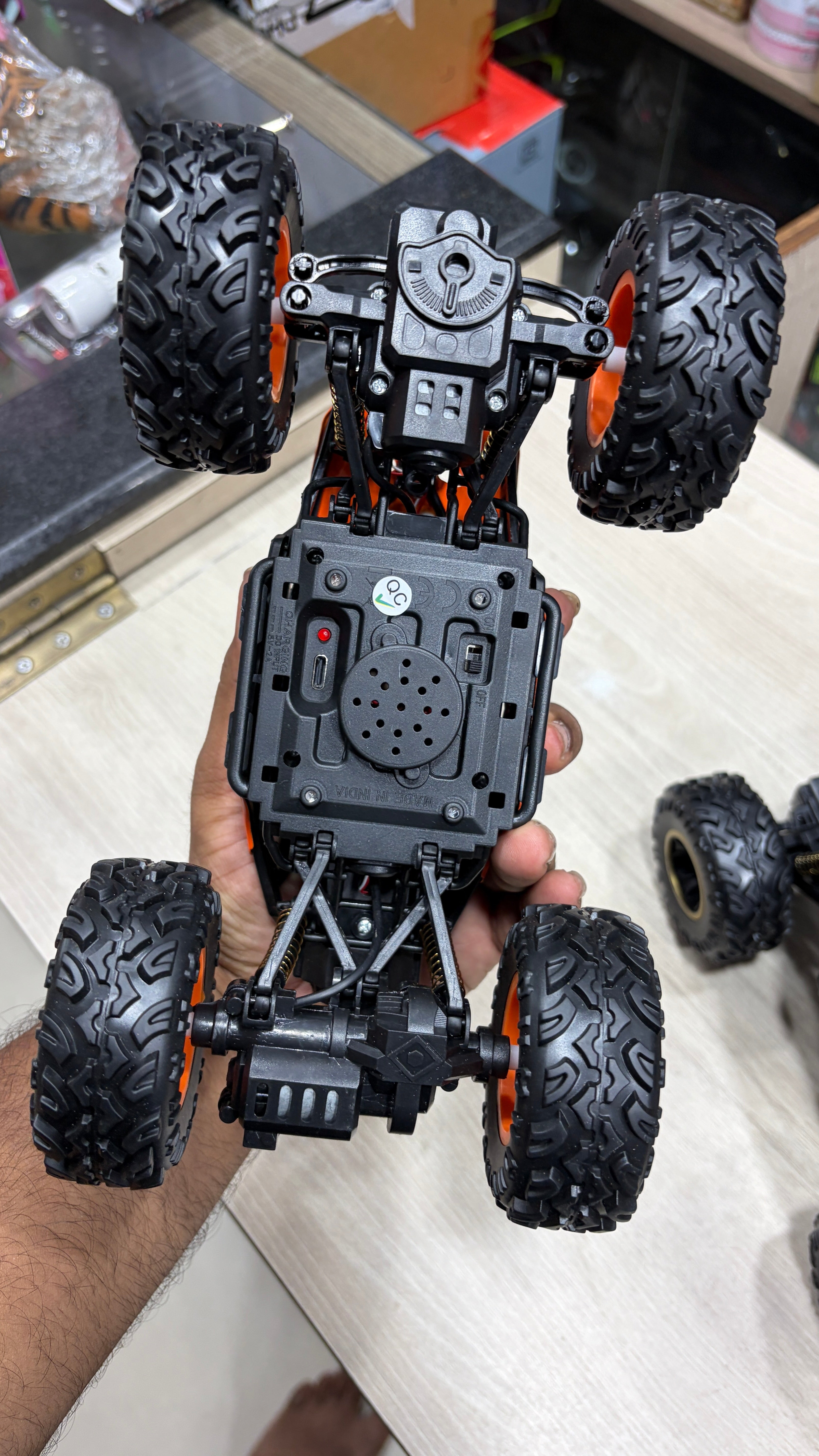 TOYBOI ROCK CRAWLER RECHARGEABLE CAR (random assorted colour )