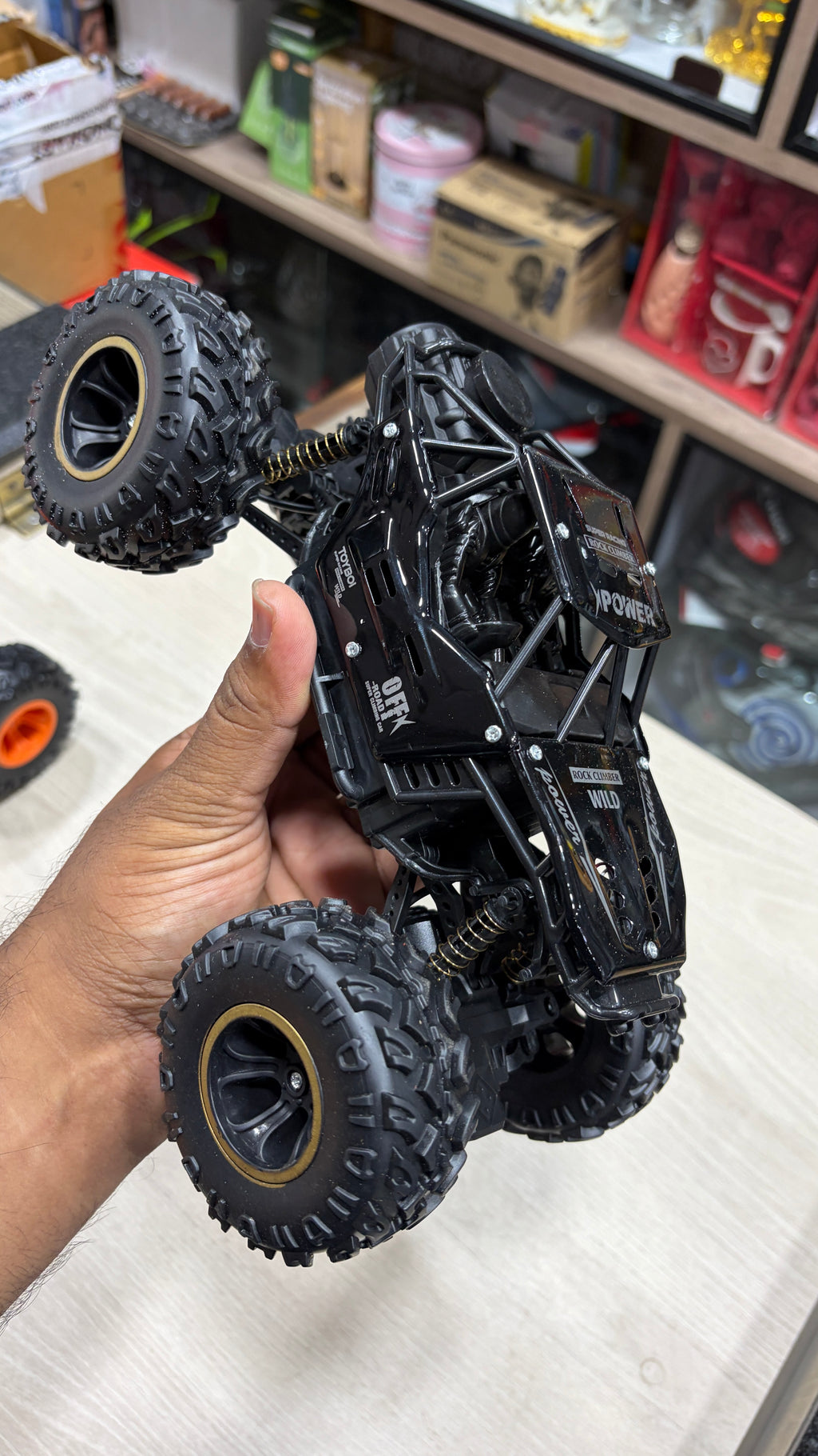 TOYBOI ROCK CRAWLER RECHARGEABLE CAR (random assorted colour )