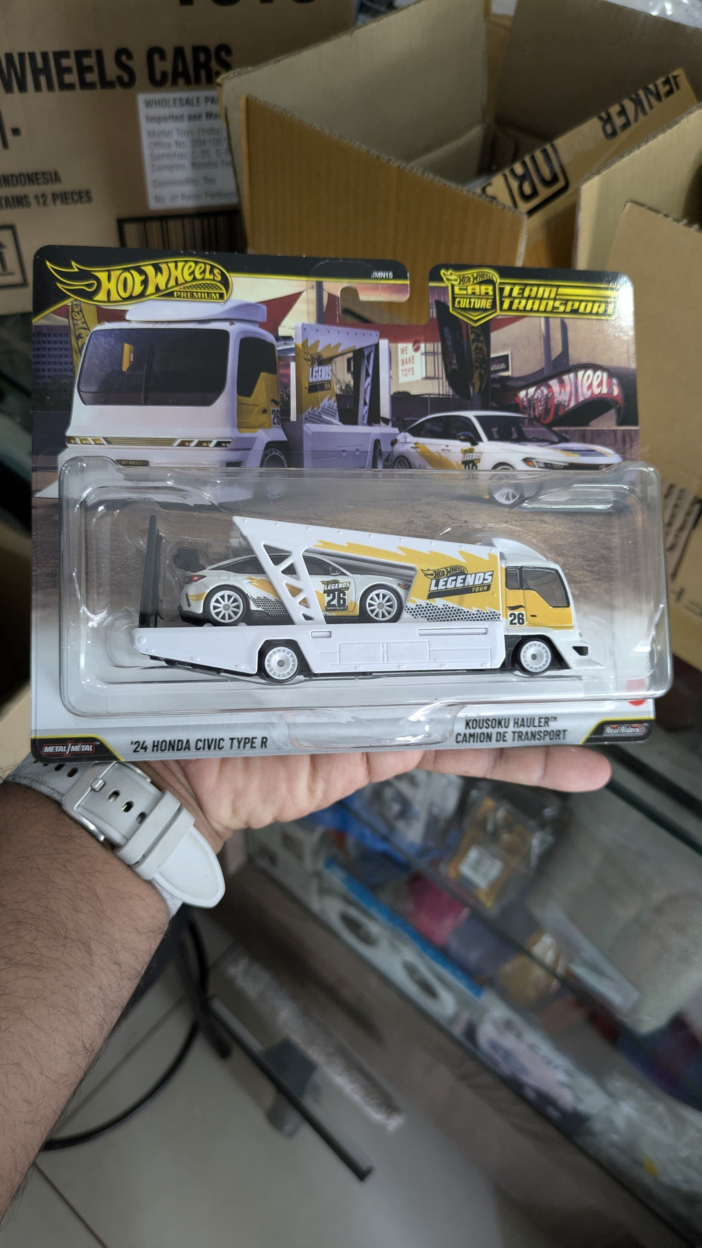 Hotwheels team transports 24 Honda civic Type R