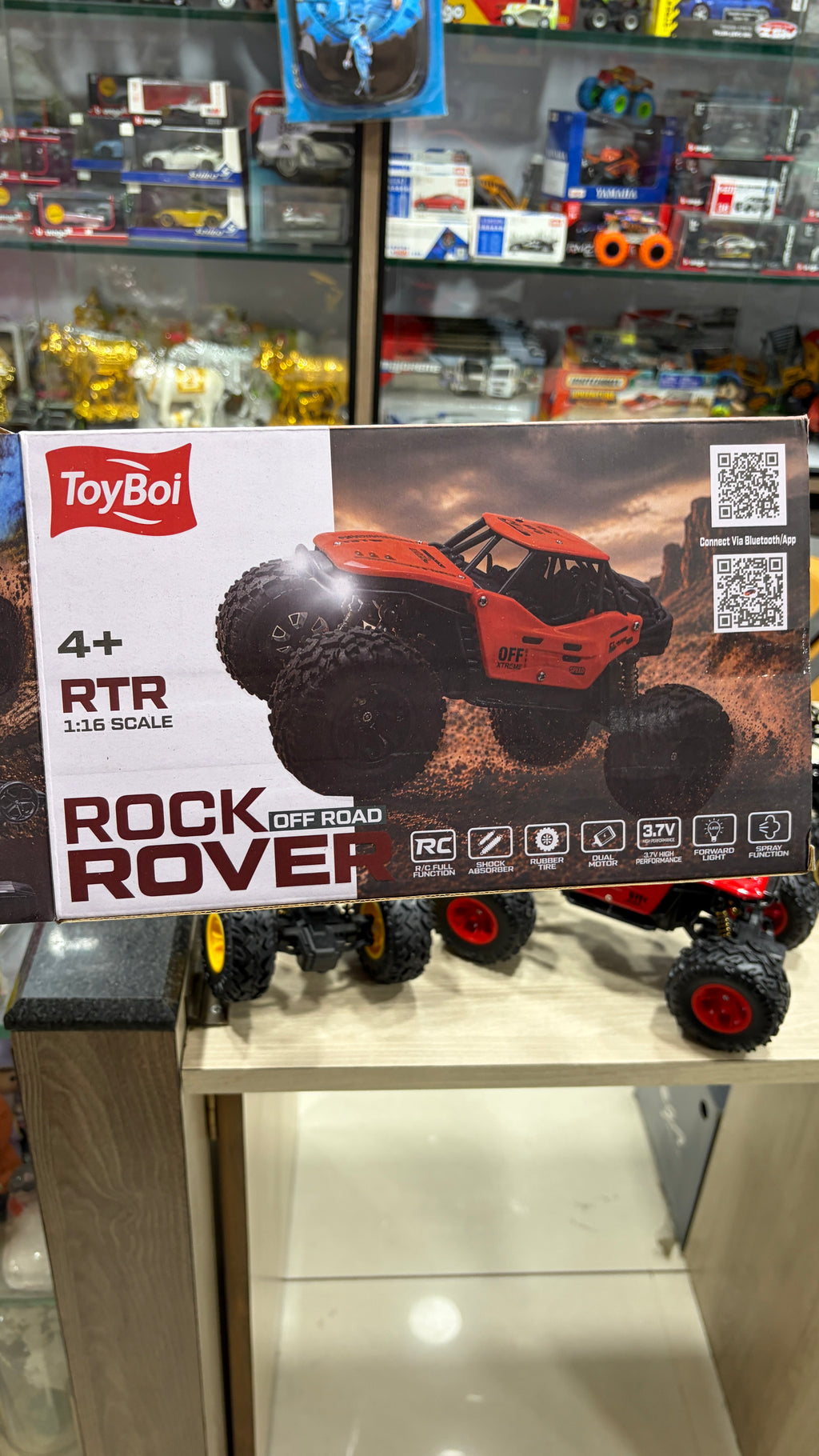 TOYBOI ROCK CRAWLER RECHARGEABLE CAR (random assorted colour )