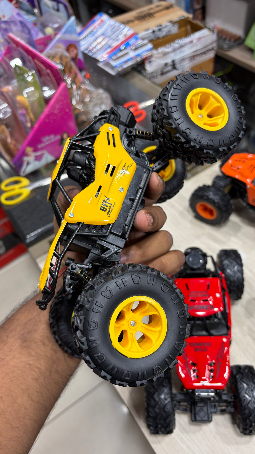 TOYBOI ROCK CRAWLER RECHARGEABLE CAR (random assorted colour )