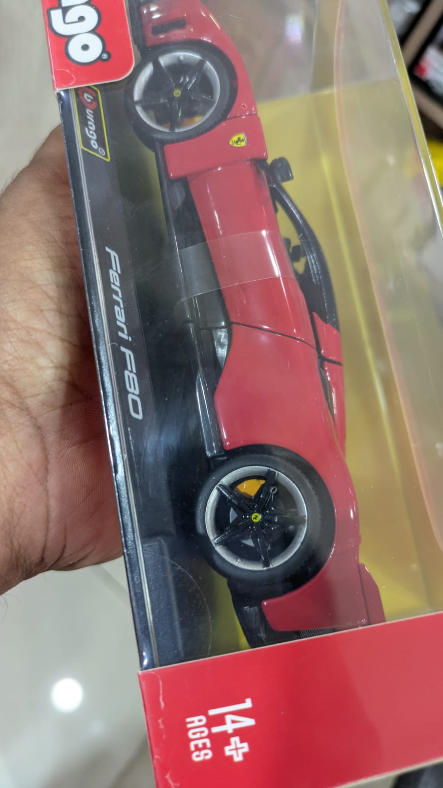 1:24 BBURAGO FERRARI F80 Diecast car