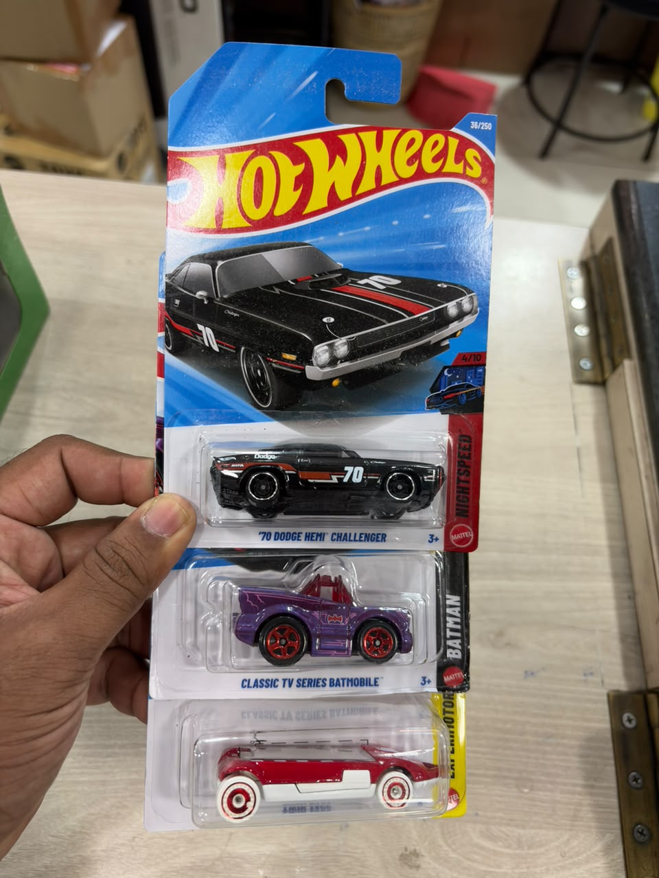 HOTWHEELS 70 Dodge Hemi Challenger with fantasy combo