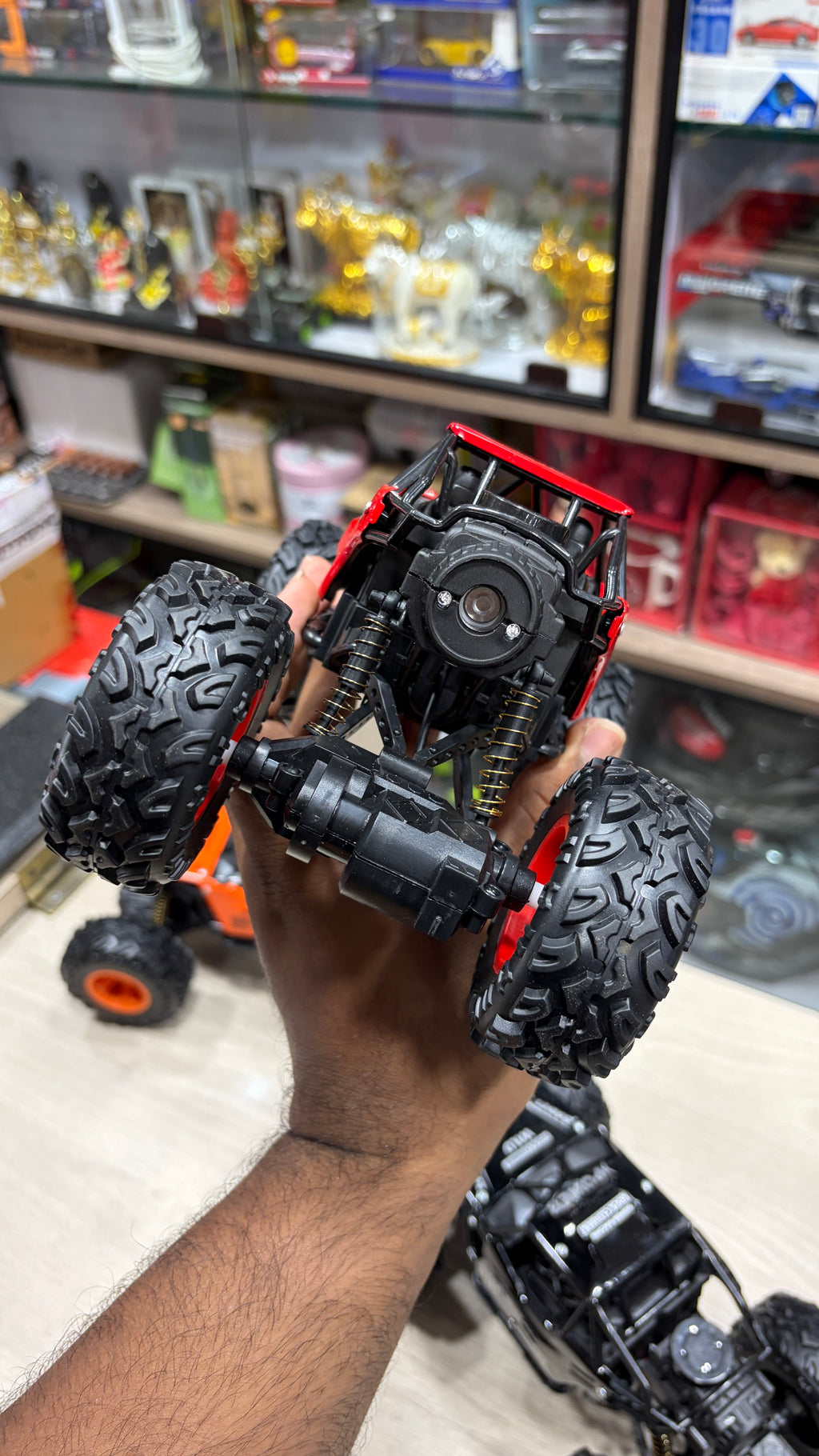 TOYBOI ROCK CRAWLER RECHARGEABLE CAR (random assorted colour )