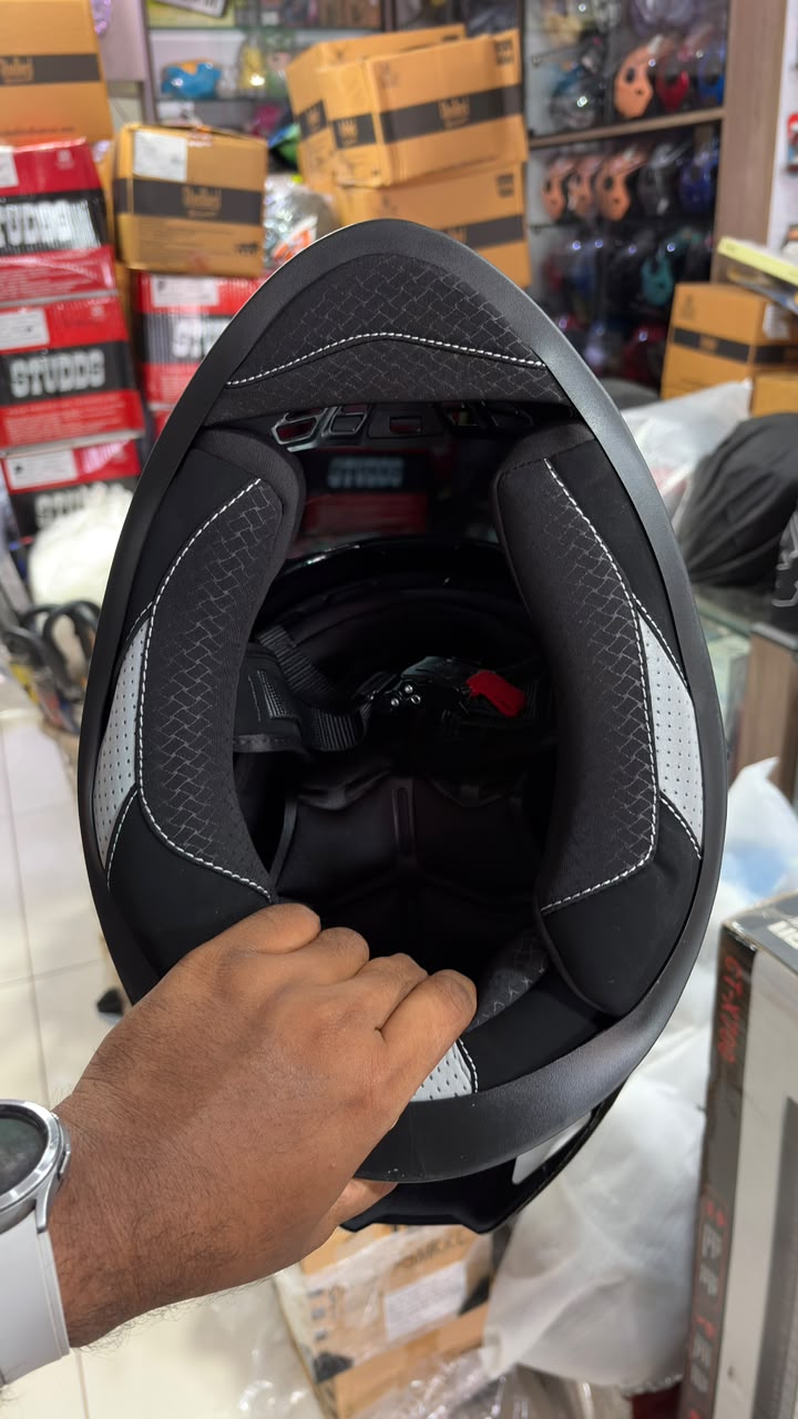 Steelbird Fighter Sbh 57 glossy black
