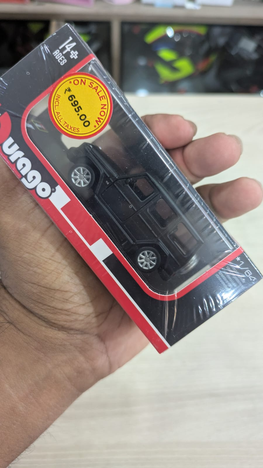 1:64 bburago MERCEDES BENZ G CLASS Diecast car (acrylic box packing)