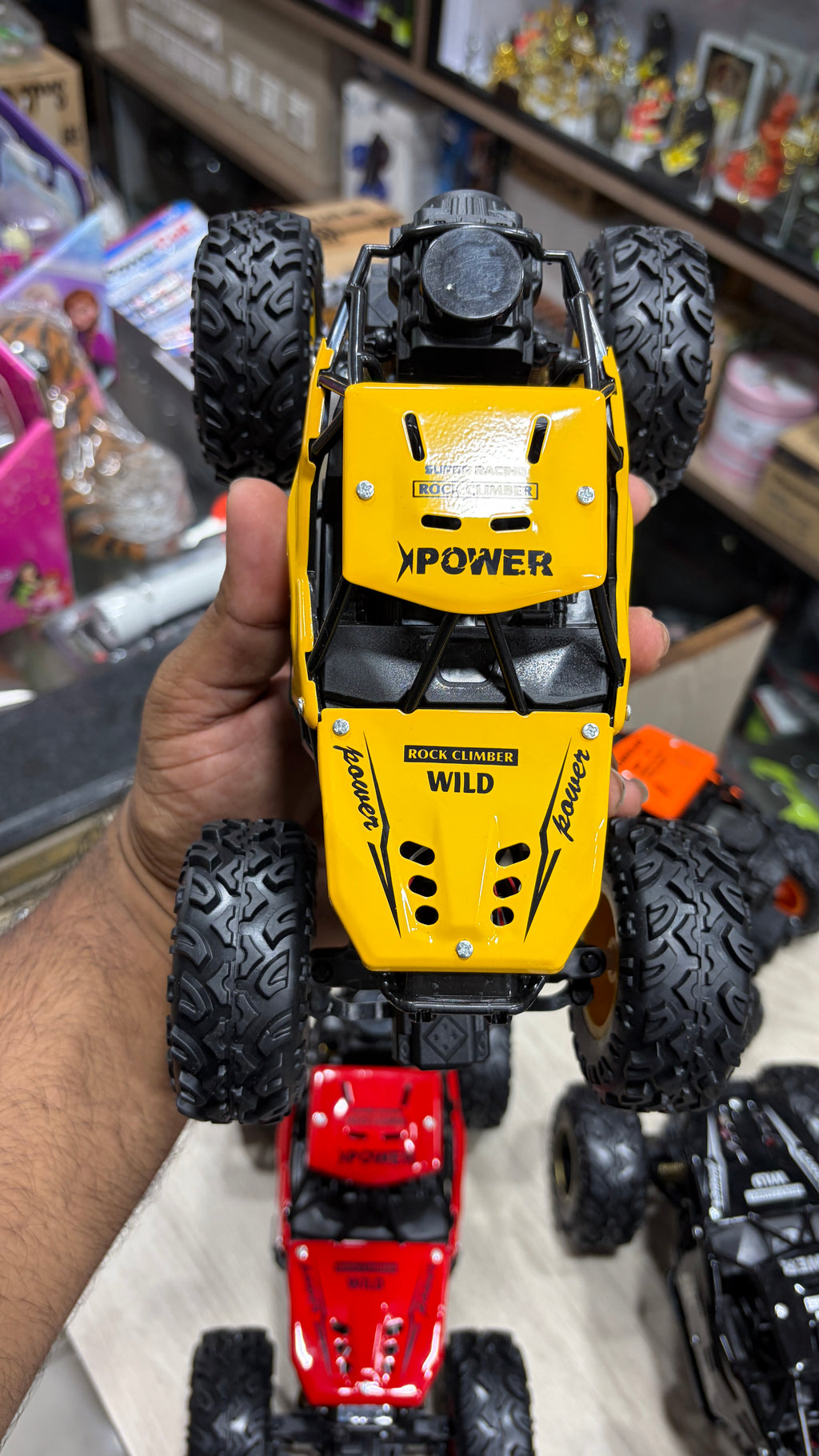 TOYBOI ROCK CRAWLER RECHARGEABLE CAR (random assorted colour )
