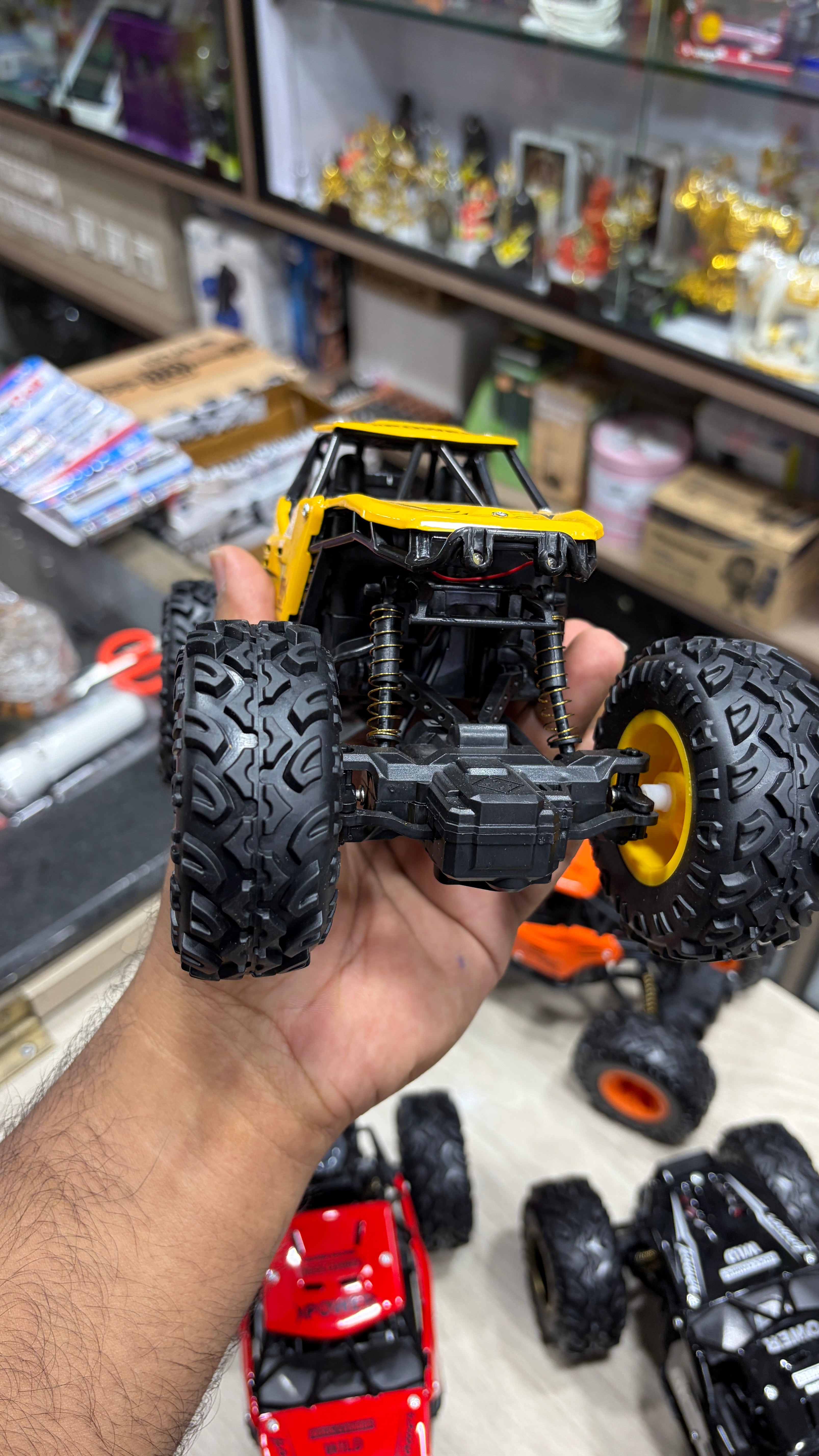 TOYBOI ROCK CRAWLER RECHARGEABLE CAR (random assorted colour )