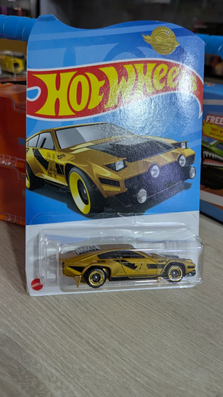 Hotwheels 4 cars storage box with 1 free Hotwheels