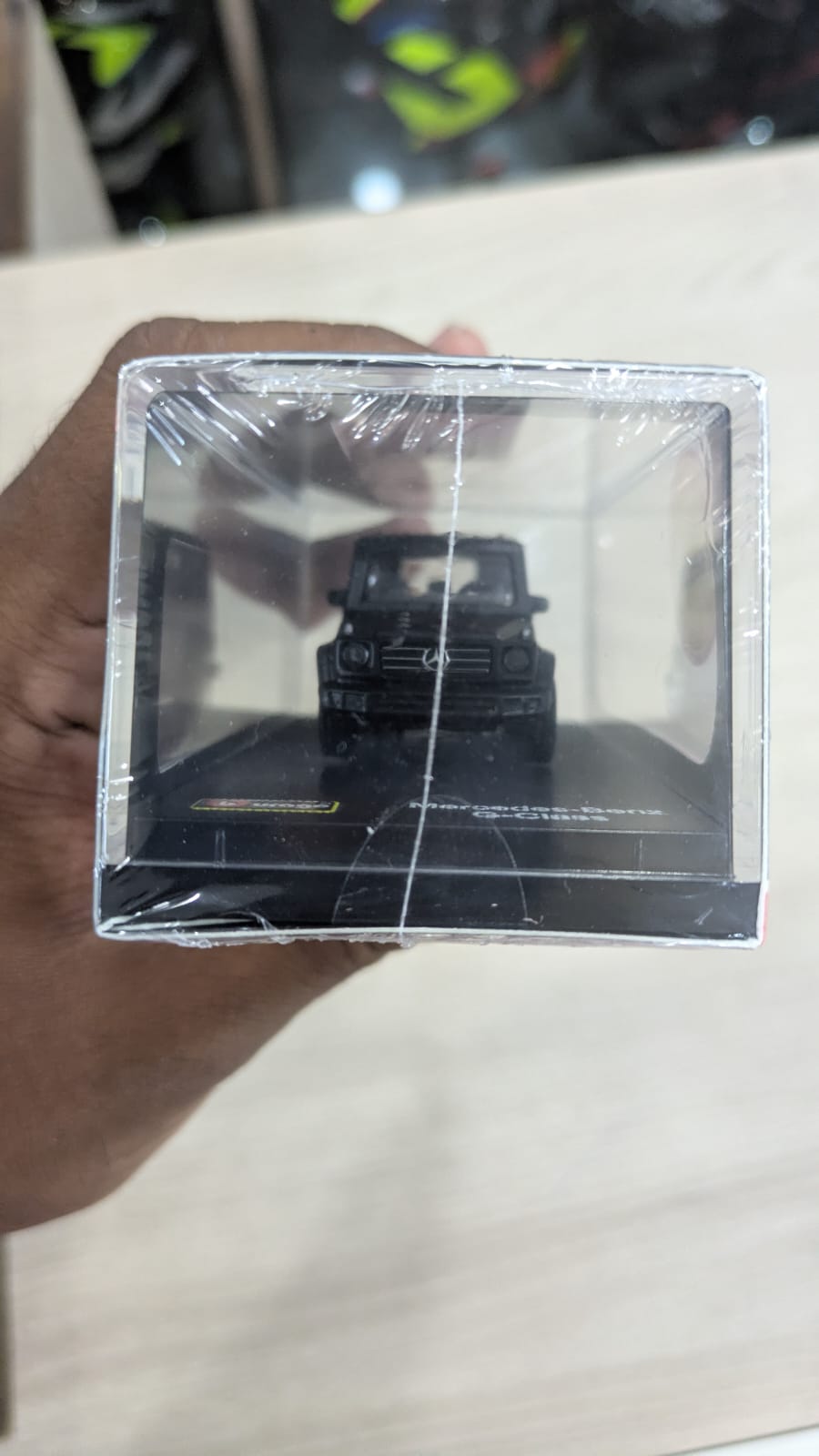 1:64 bburago MERCEDES BENZ G CLASS Diecast car (acrylic box packing)