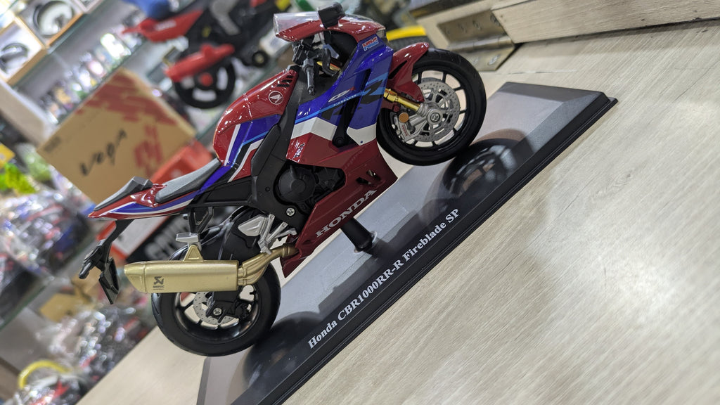 Maisto Honda Cbr 1000 Rr- R Fireblade Sp 1:12 Scale Diecast Model Miniature Show Motorcycle, For Collectors, Gifting