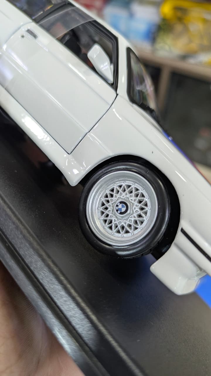 1988 BMW 3 Series M3 White 1:24 Bburago licensed diecast Scale Model car