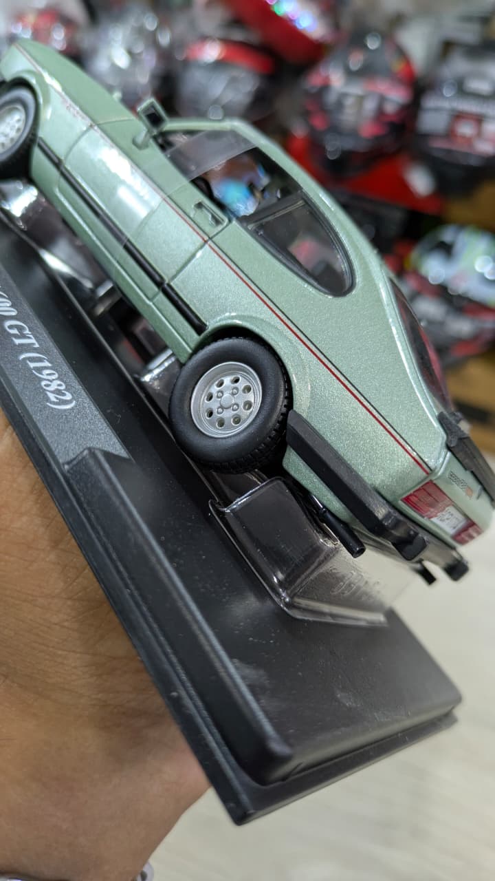 Bburago 1982 Ford capri 1600 Gt licensed Diecast model