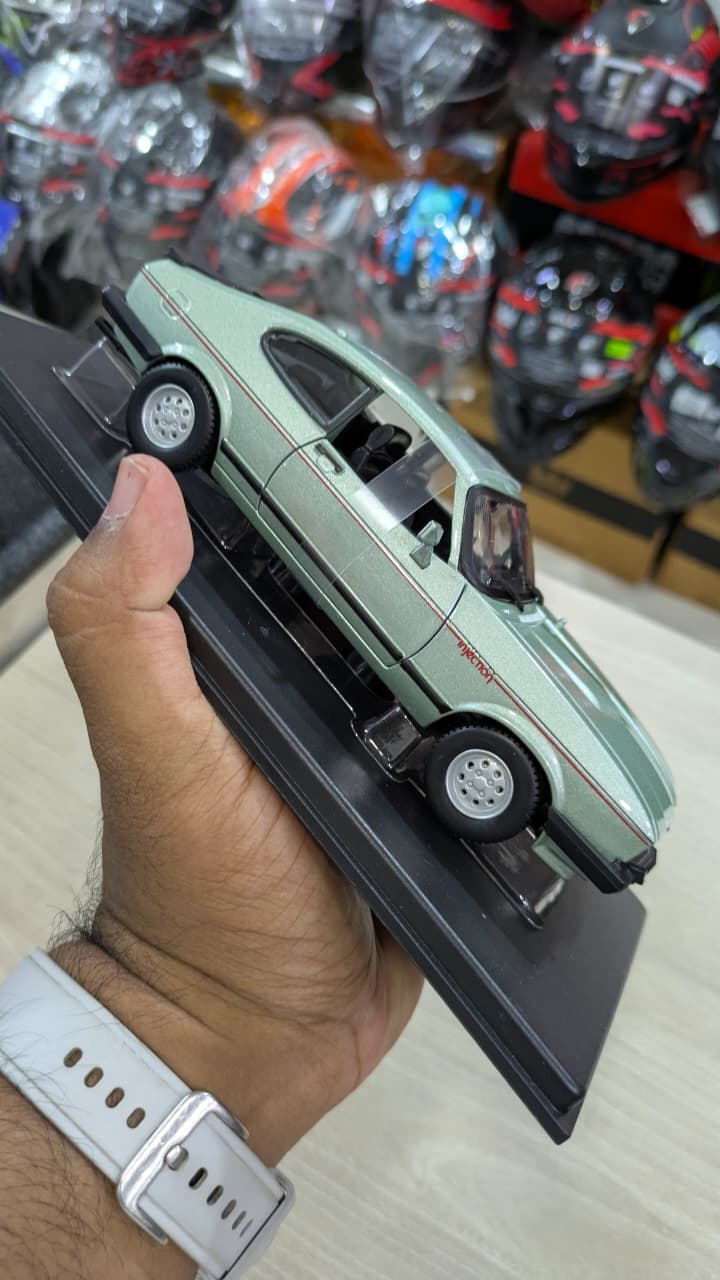 Bburago 1982 Ford capri 1600 Gt licensed Diecast model