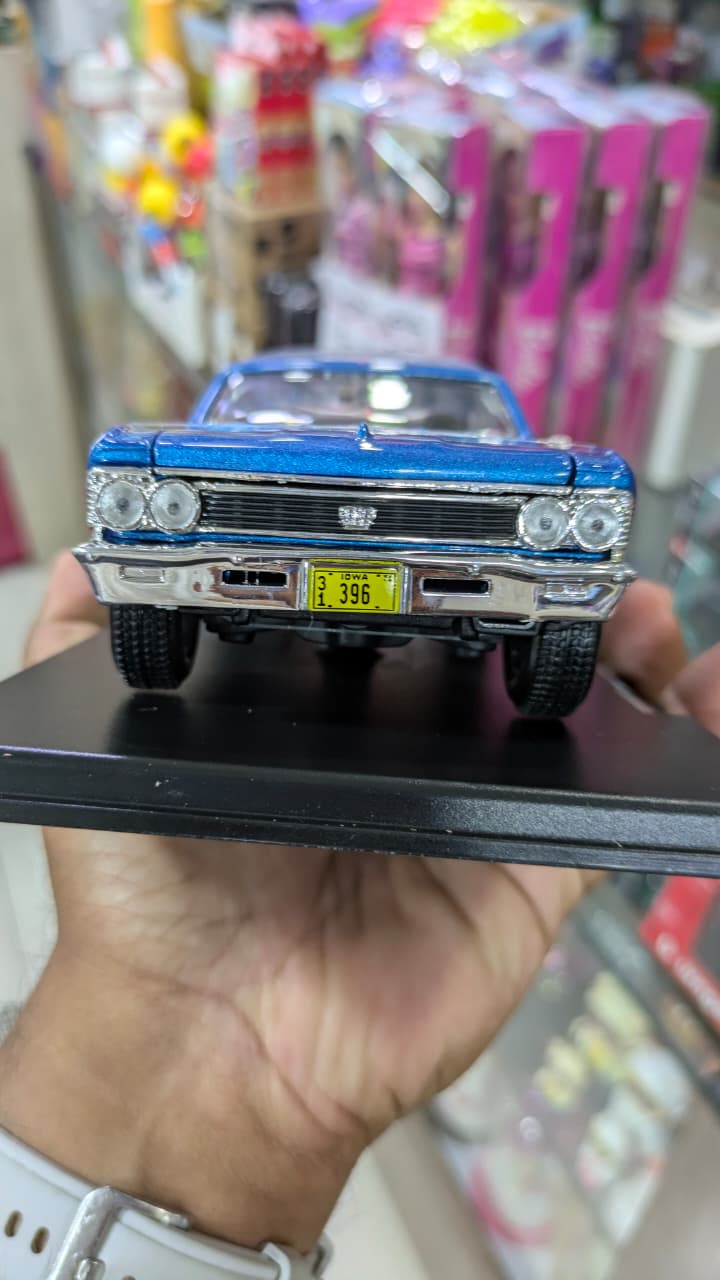 MAISTO 1966 Chevrolet chevelle SS 396 1:24 licensed Diecast car