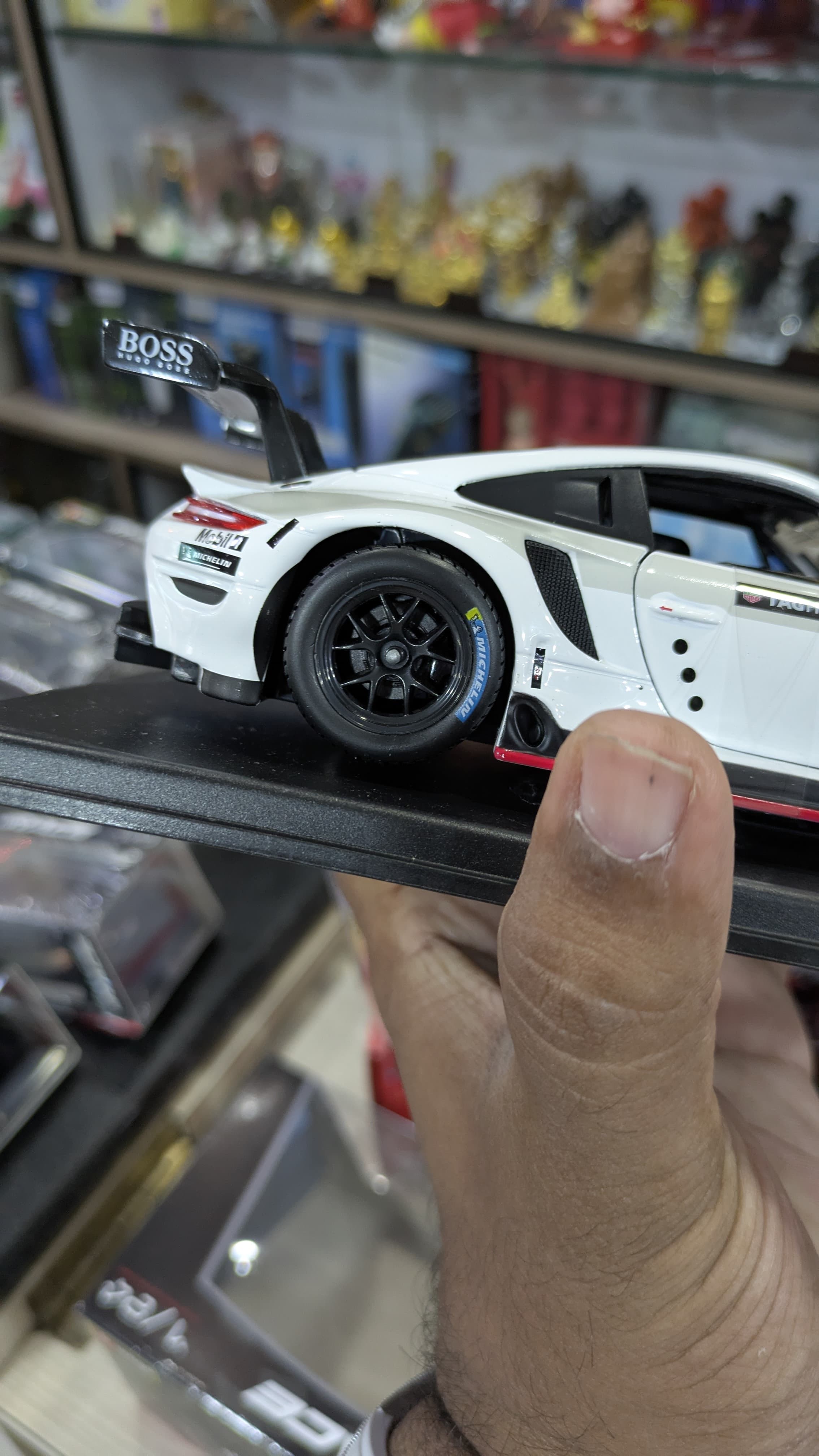 BBURAGO 1:24 Porsche 911 RSR licensed Diecast car