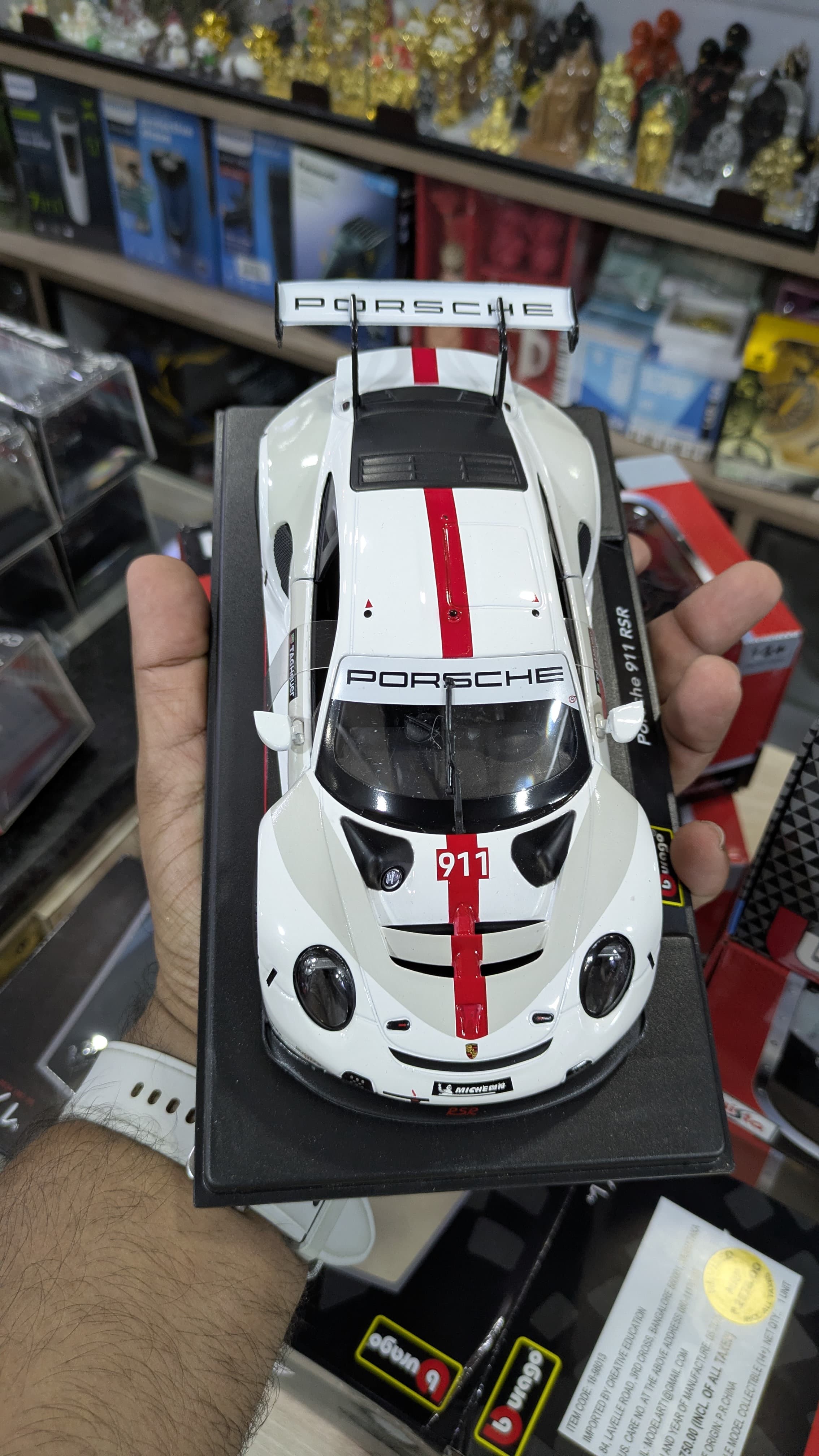 BBURAGO 1:24 Porsche 911 RSR licensed Diecast car