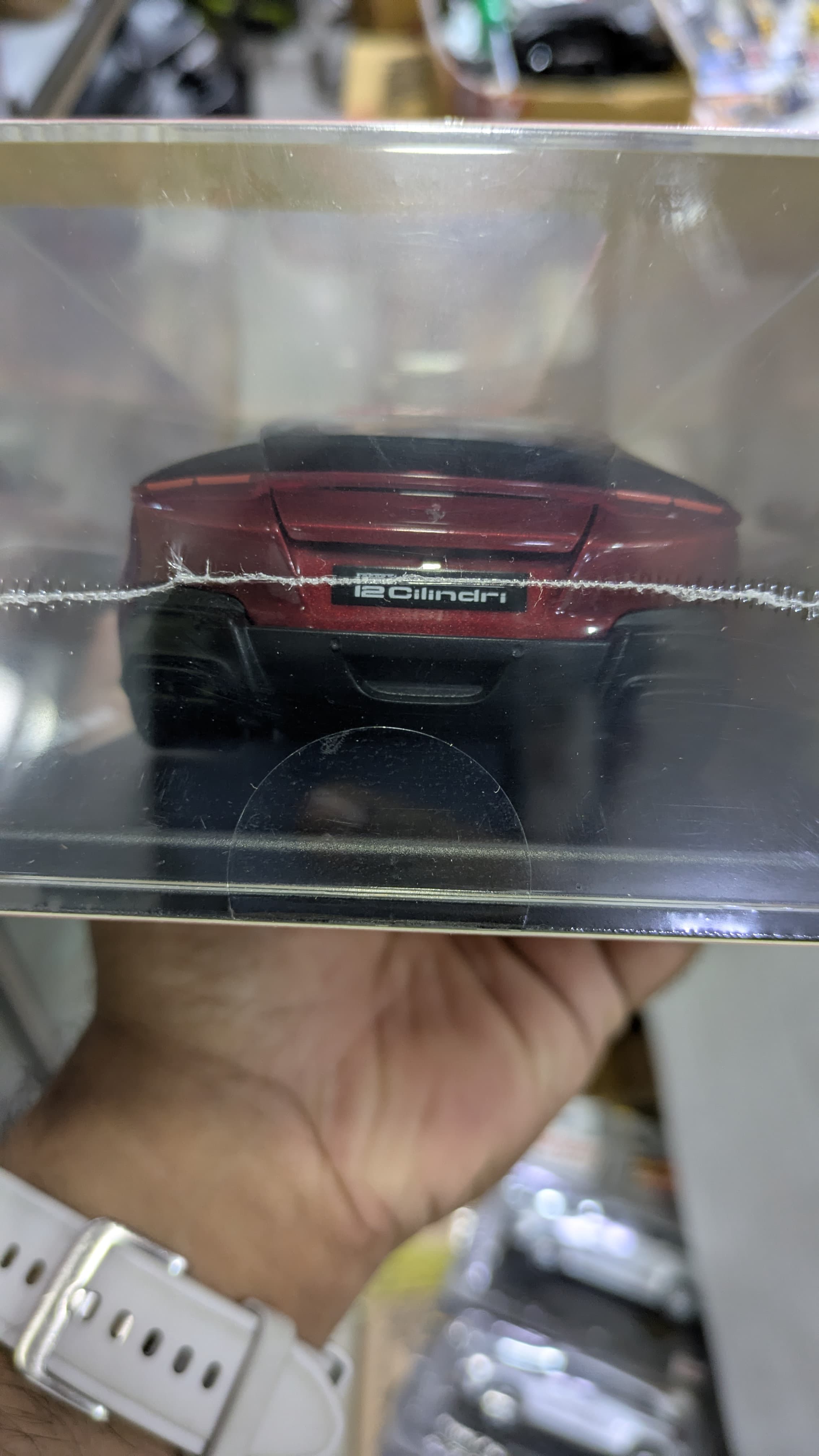 Bburago Ferrari  12 Cilindri Red 1:24 Licensed Diecast Scale Model Car with Acrylic Cover