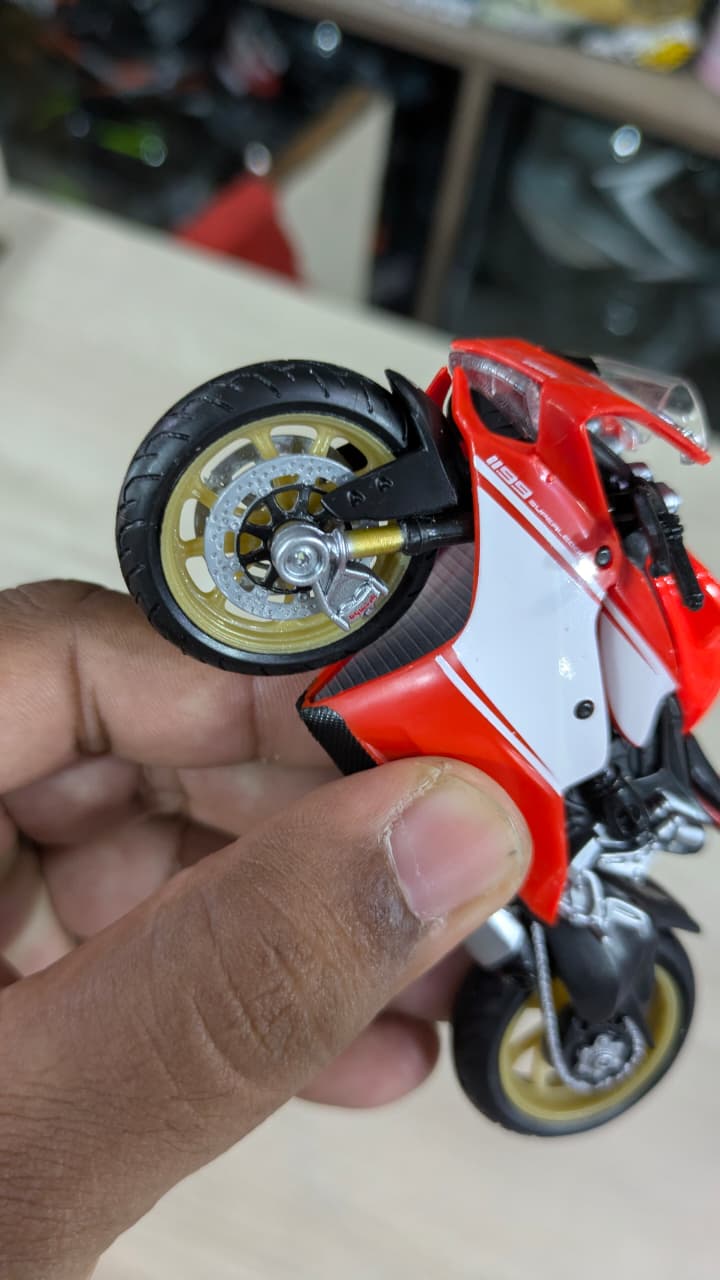 1:18 DUCATI 1199 superleggera licensed Maisto Diecast bike