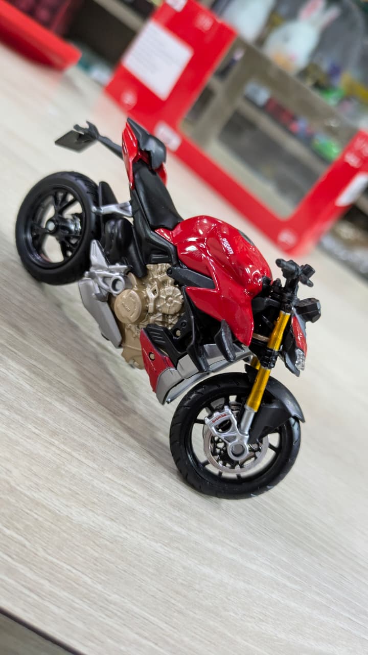 1:18 Maisto Ducati supernaked v4s licensed Diecast bike