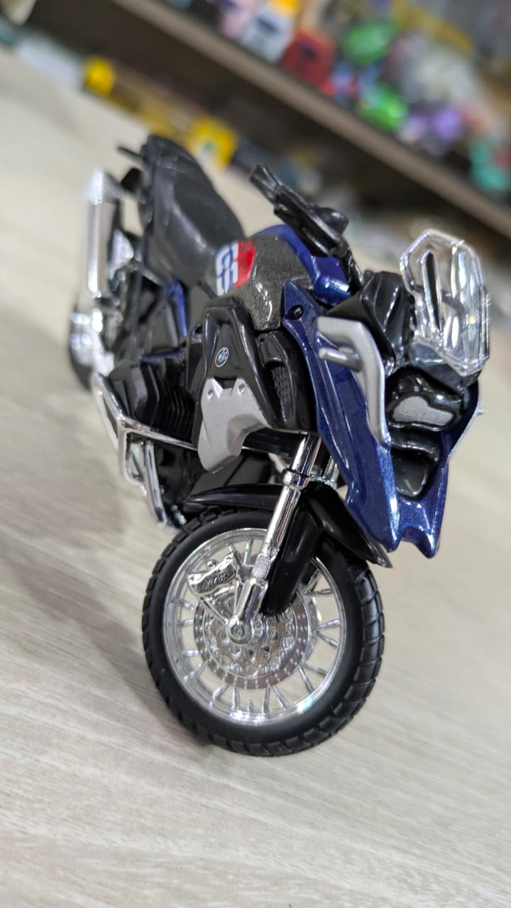 1:18 BMW R 1200GS 2017 licensed Maisto Diecast bike