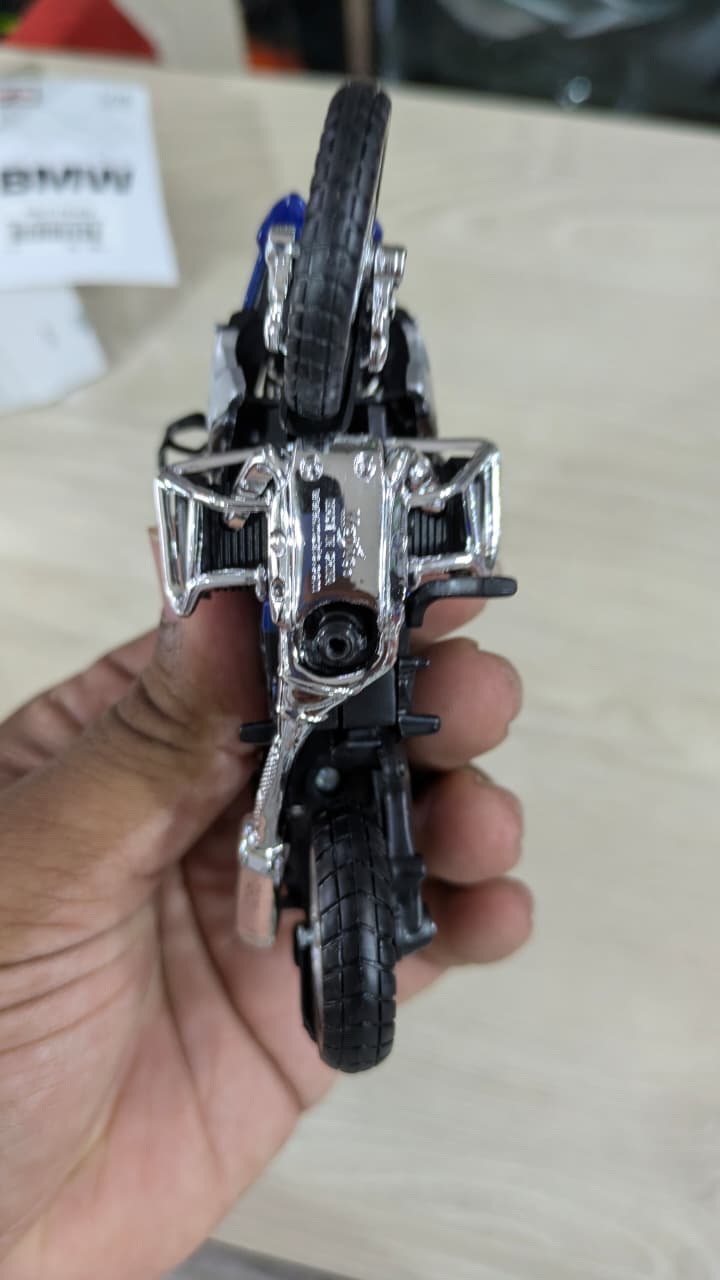 1:18 BMW R 1200GS 2017 licensed Maisto Diecast bike