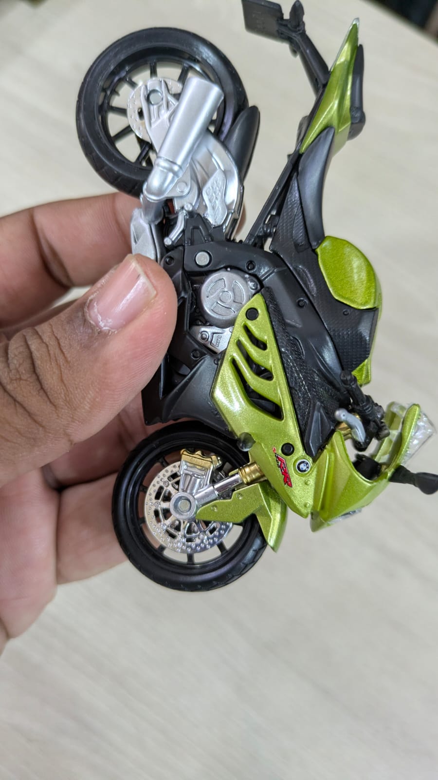 1:18 BMW S1000 RR Licensed Maisto Diecast bike