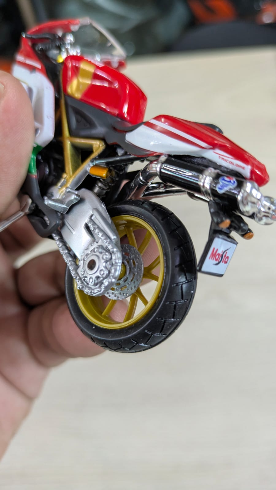 1:18 Ducati 1098s licensed Maisto Diecast bike