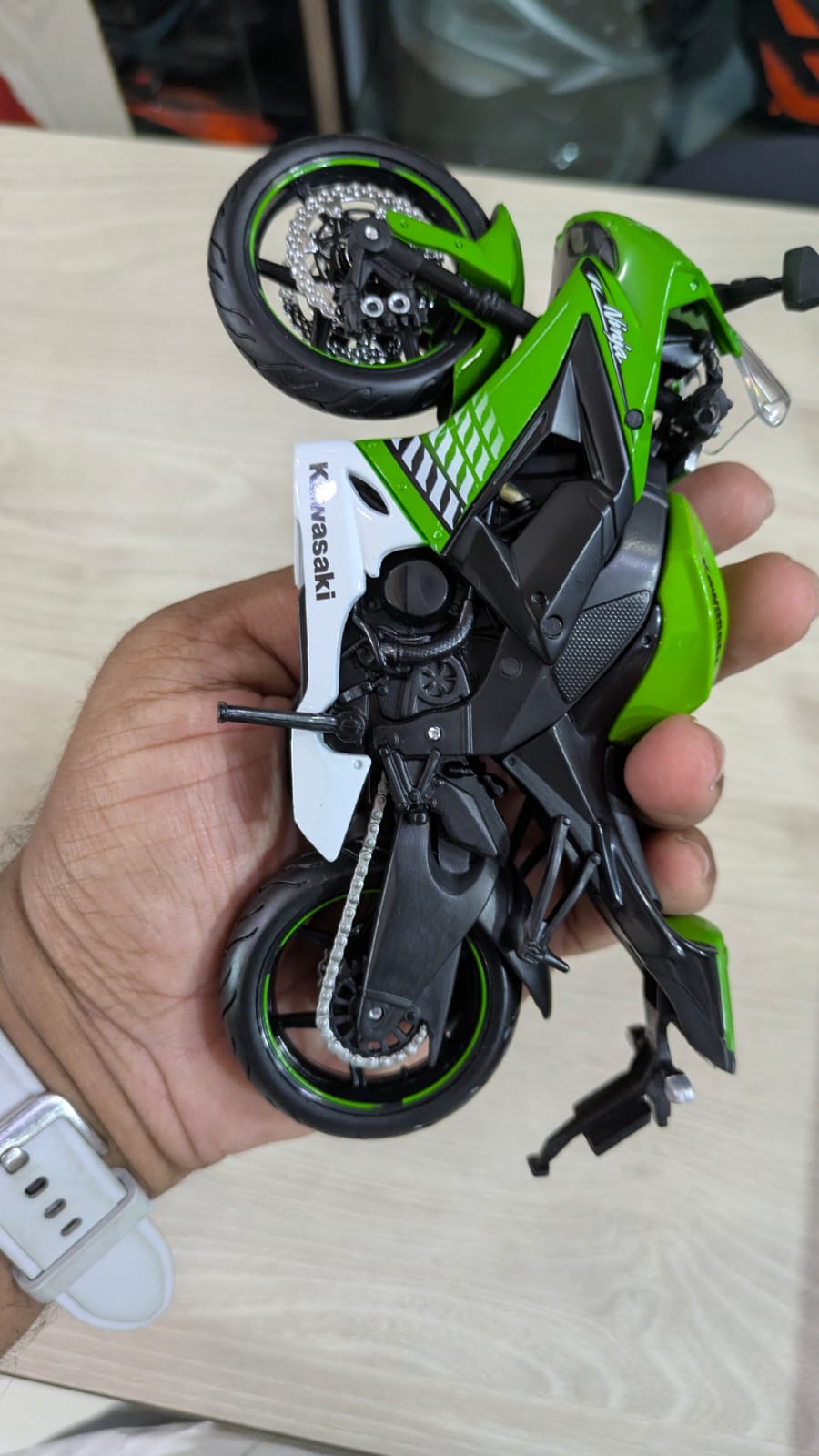 1:12 Kawasaki Ninja zx10R licensed Maisto Diecast bike