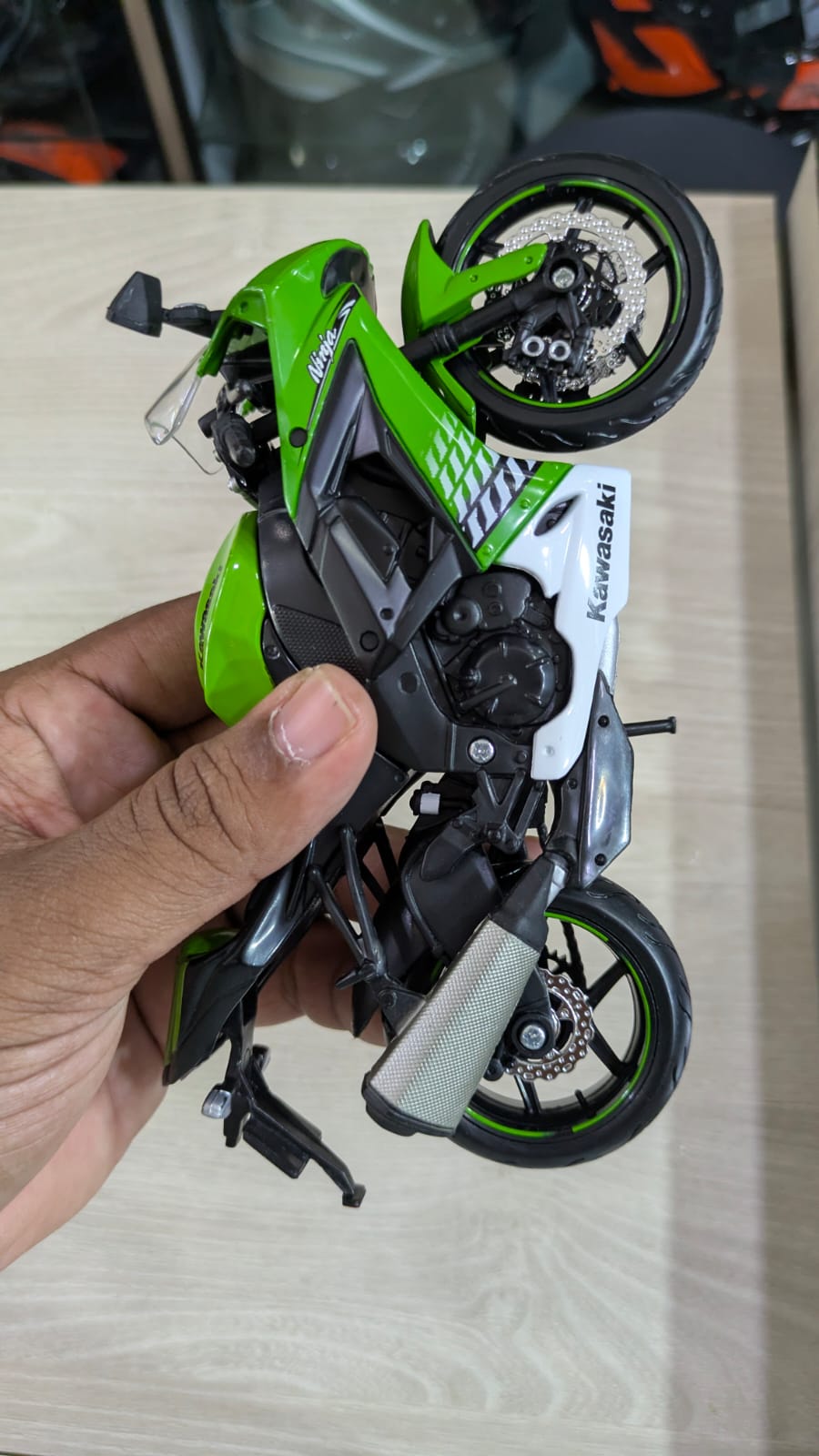 1:12 Kawasaki Ninja zx10R licensed Maisto Diecast bike