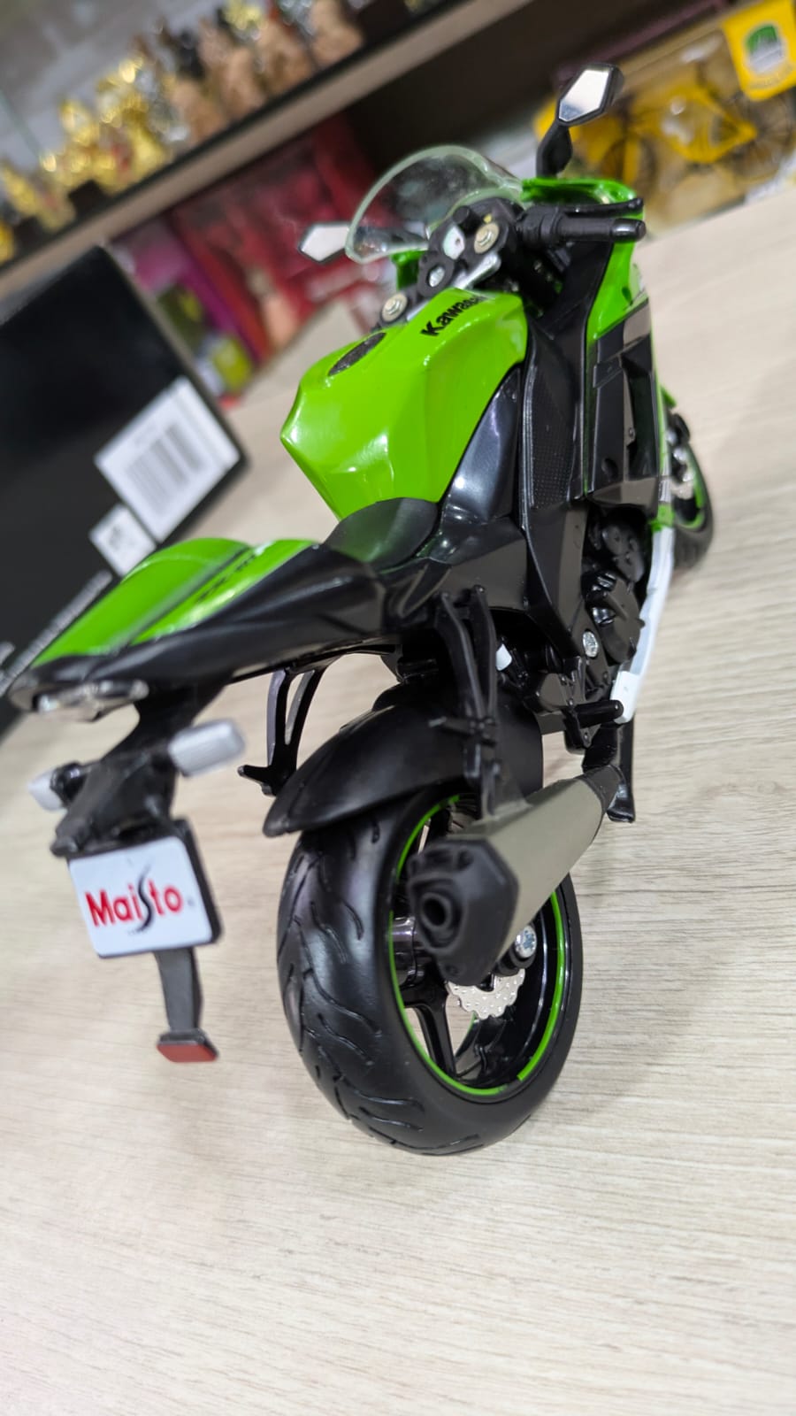 1:12 Kawasaki Ninja zx10R licensed Maisto Diecast bike