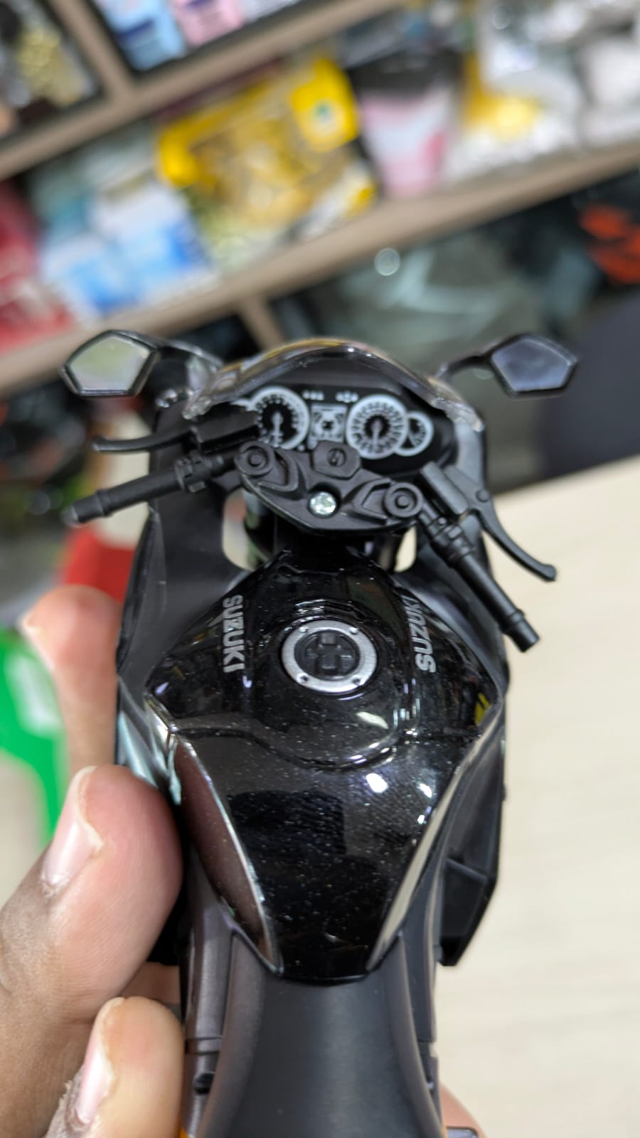 1:12 Suzuki Hayabusa 2022 Licensed Maisto Diecast bike