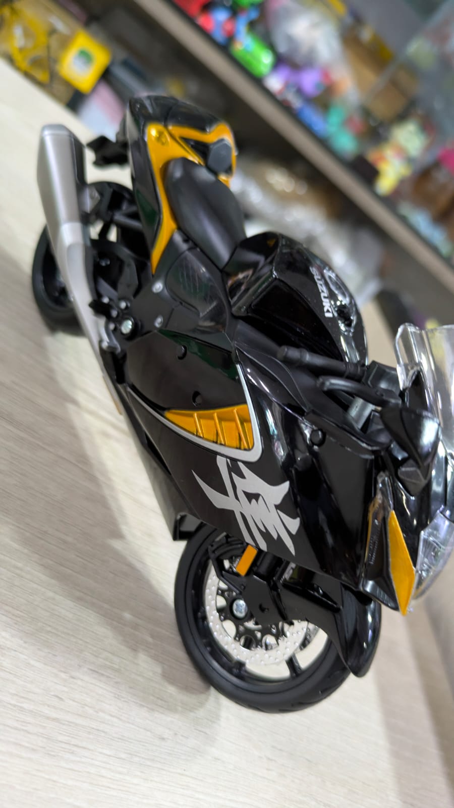 1:12 Suzuki Hayabusa 2022 Licensed Maisto Diecast bike